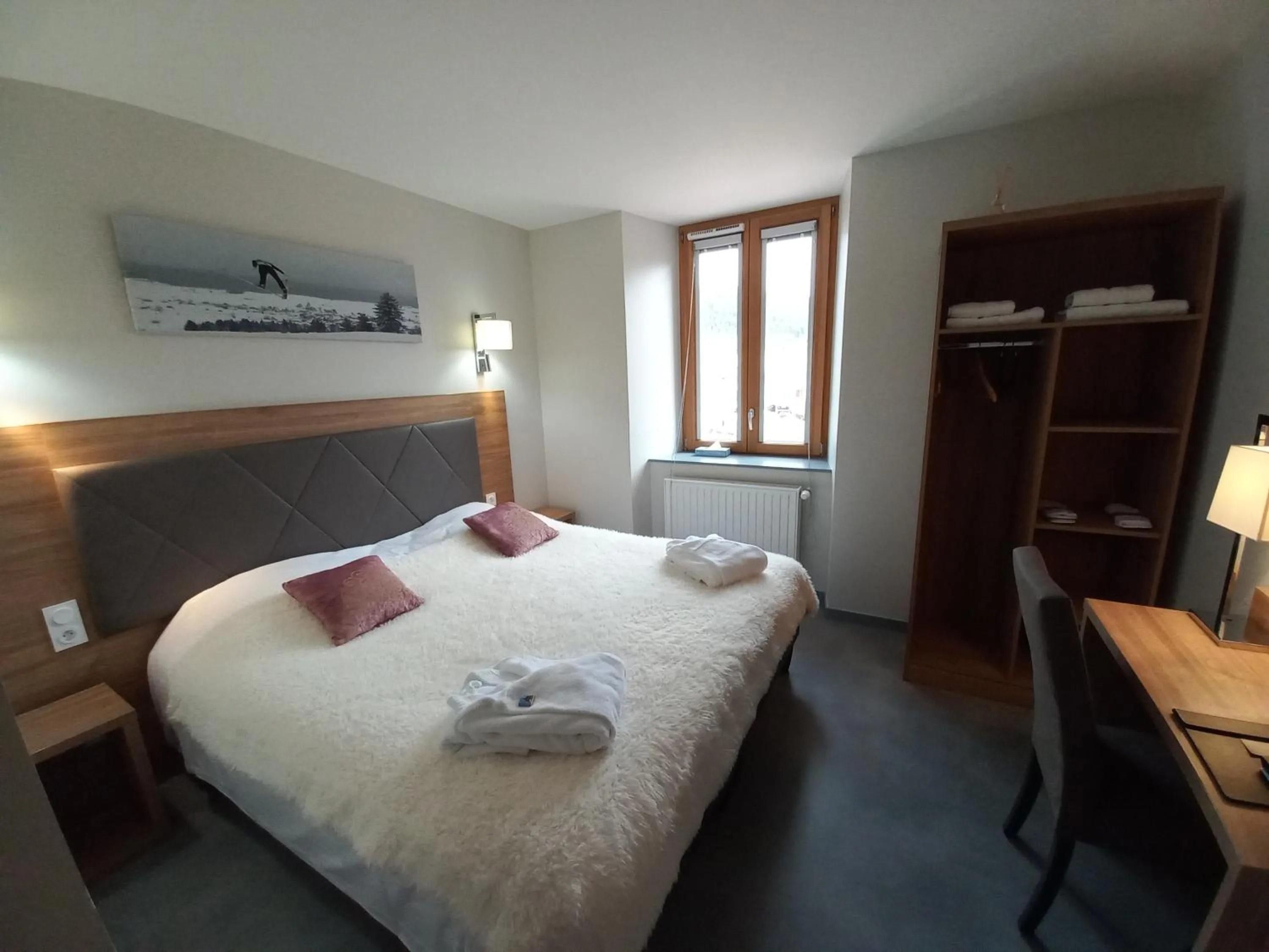 Bed in SARL DU PARC Hôtel Les Tremplins