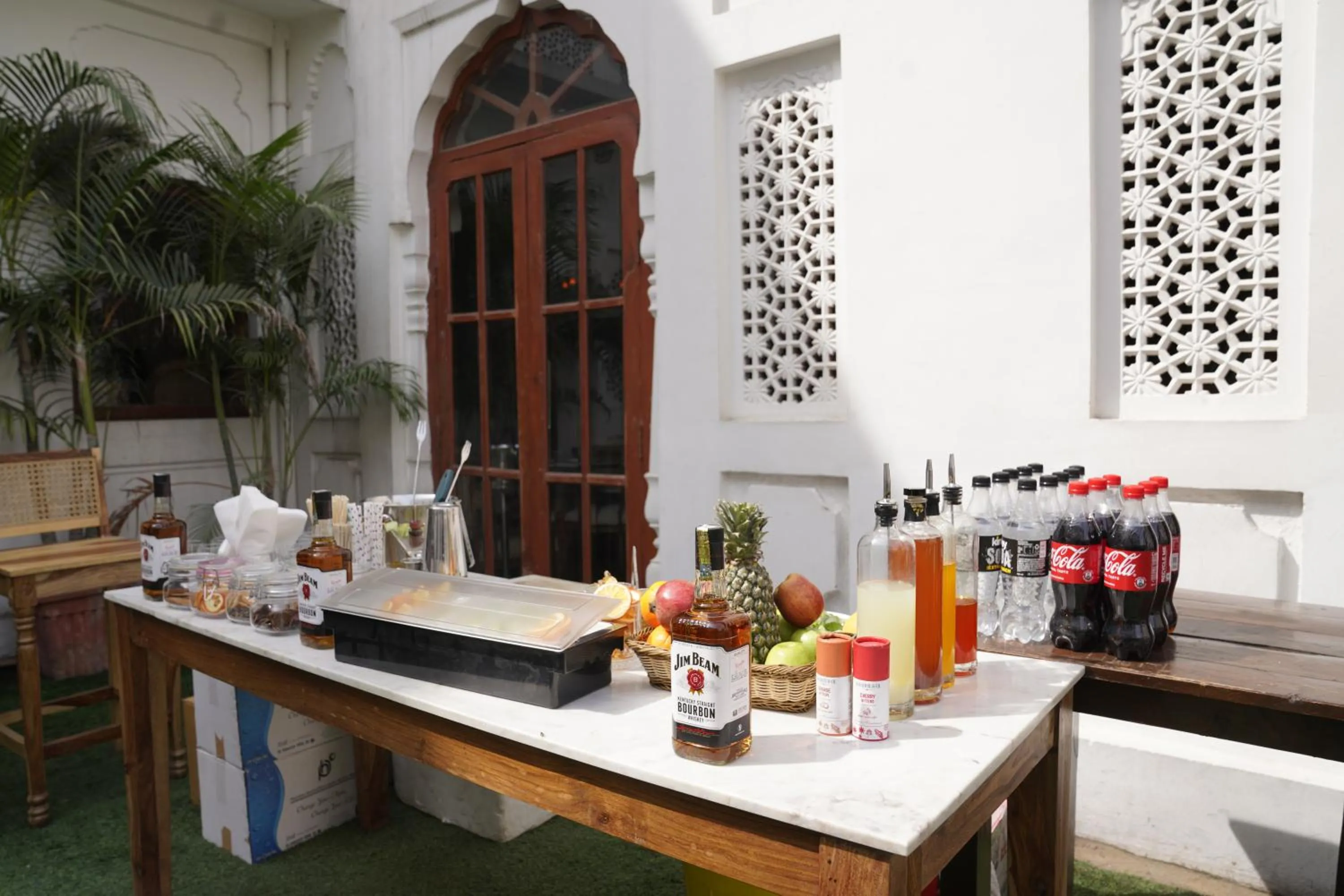 Restaurant/places to eat in Chirmi palace