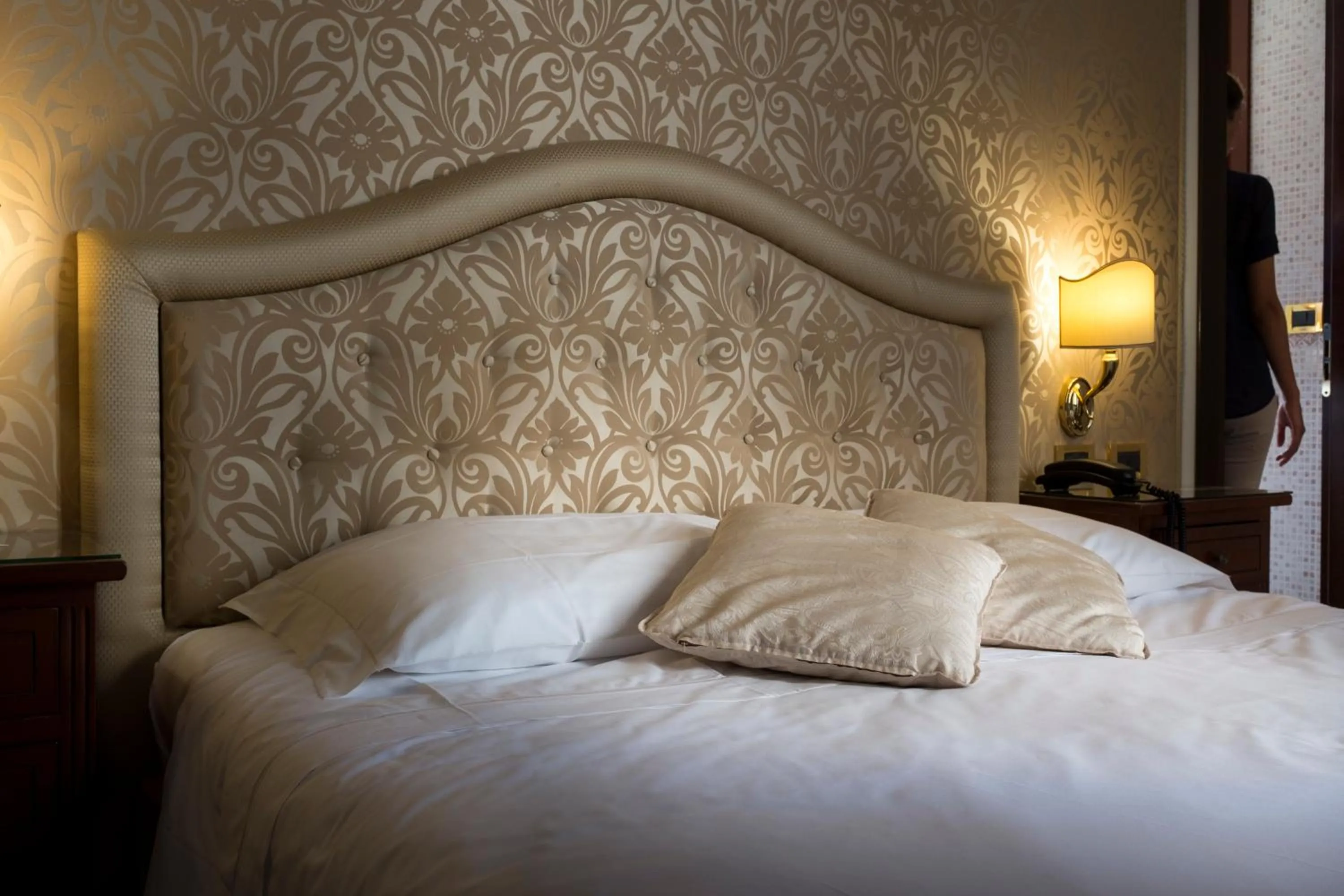 Photo of the whole room, Bed in Hotel Ca' D'Oro - WENICE Deep Culture