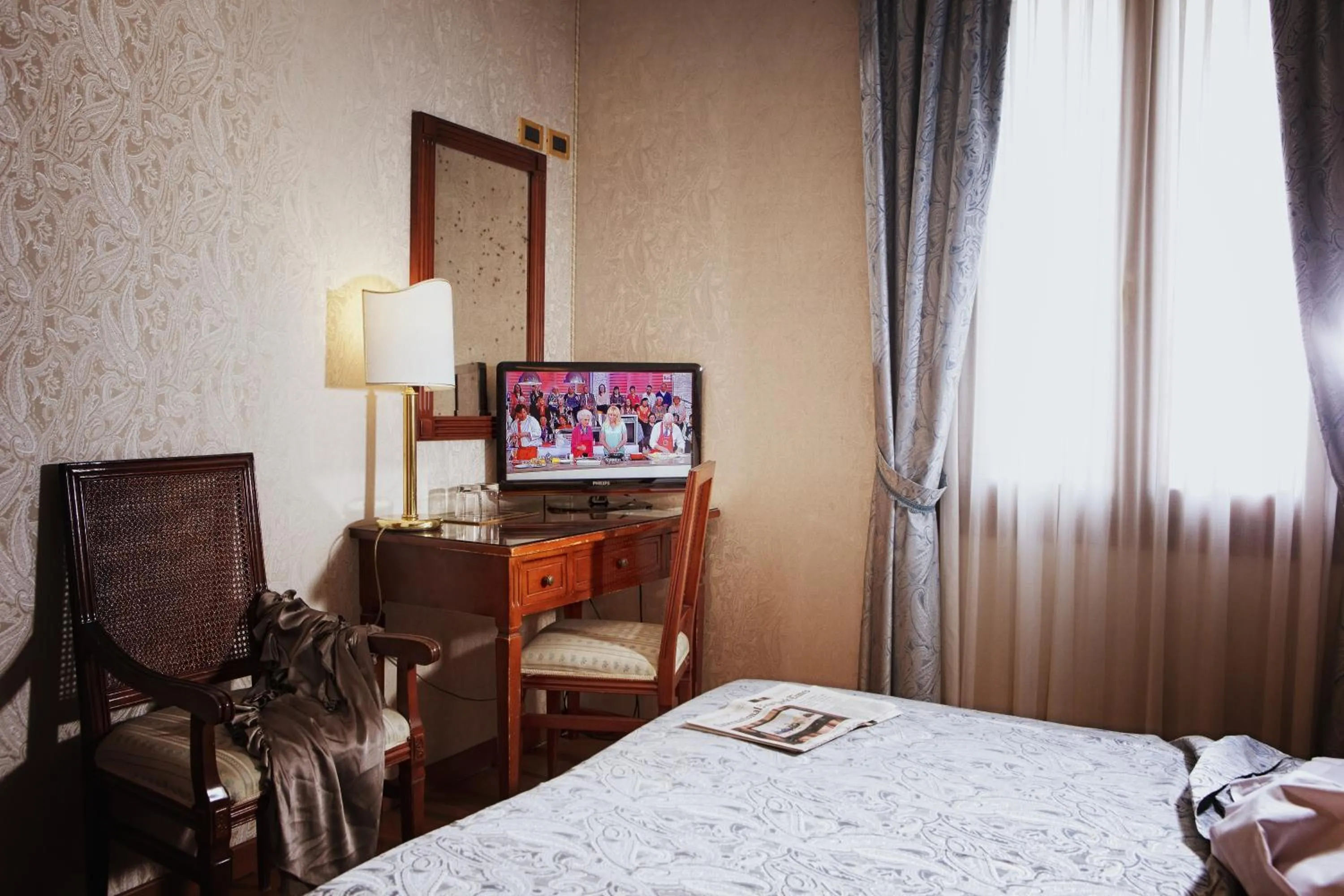 TV and multimedia, Bed in Hotel Ca' D'Oro - WENICE Deep Culture
