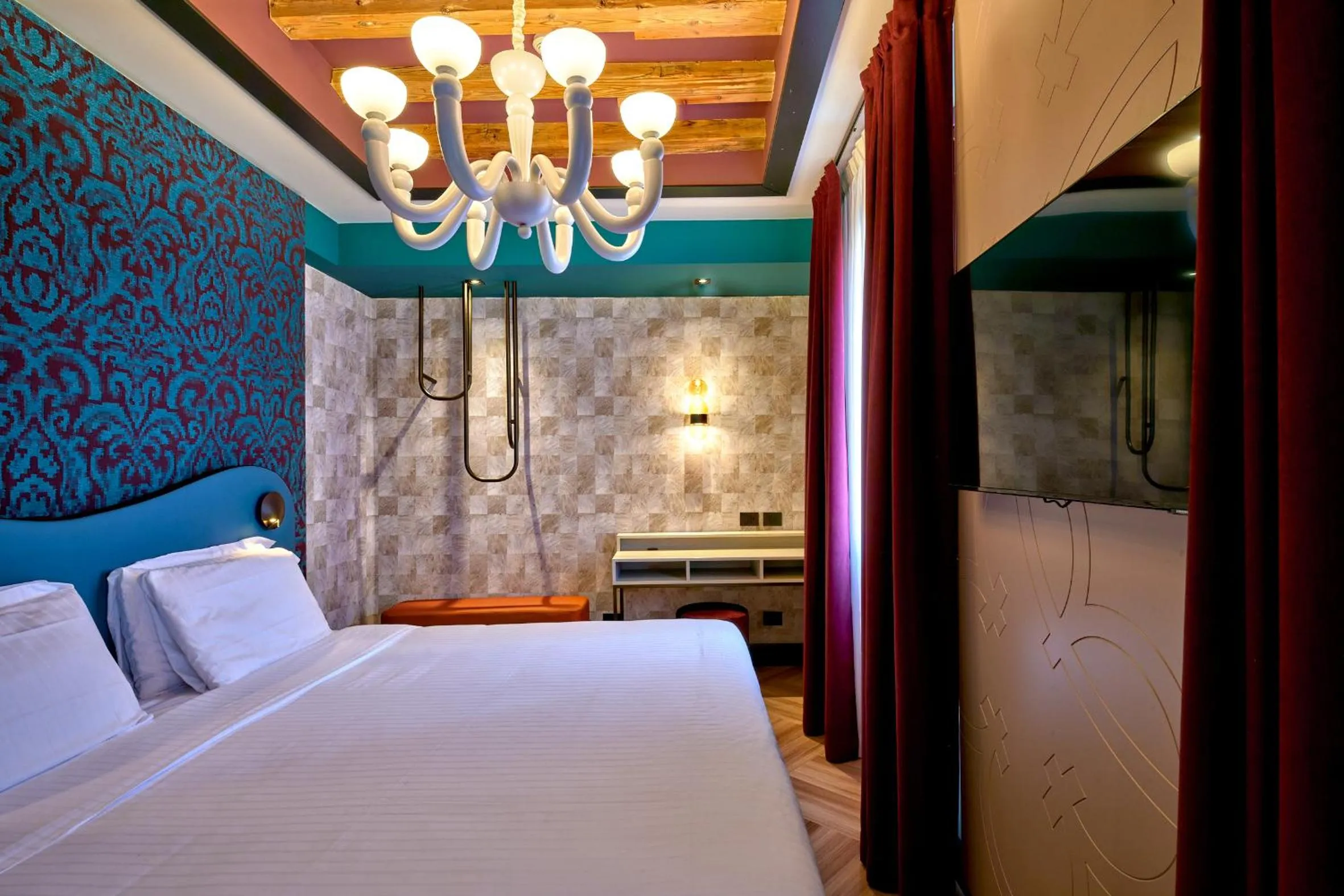 Bed in Hotel Ca' D'Oro - WENICE Deep Culture