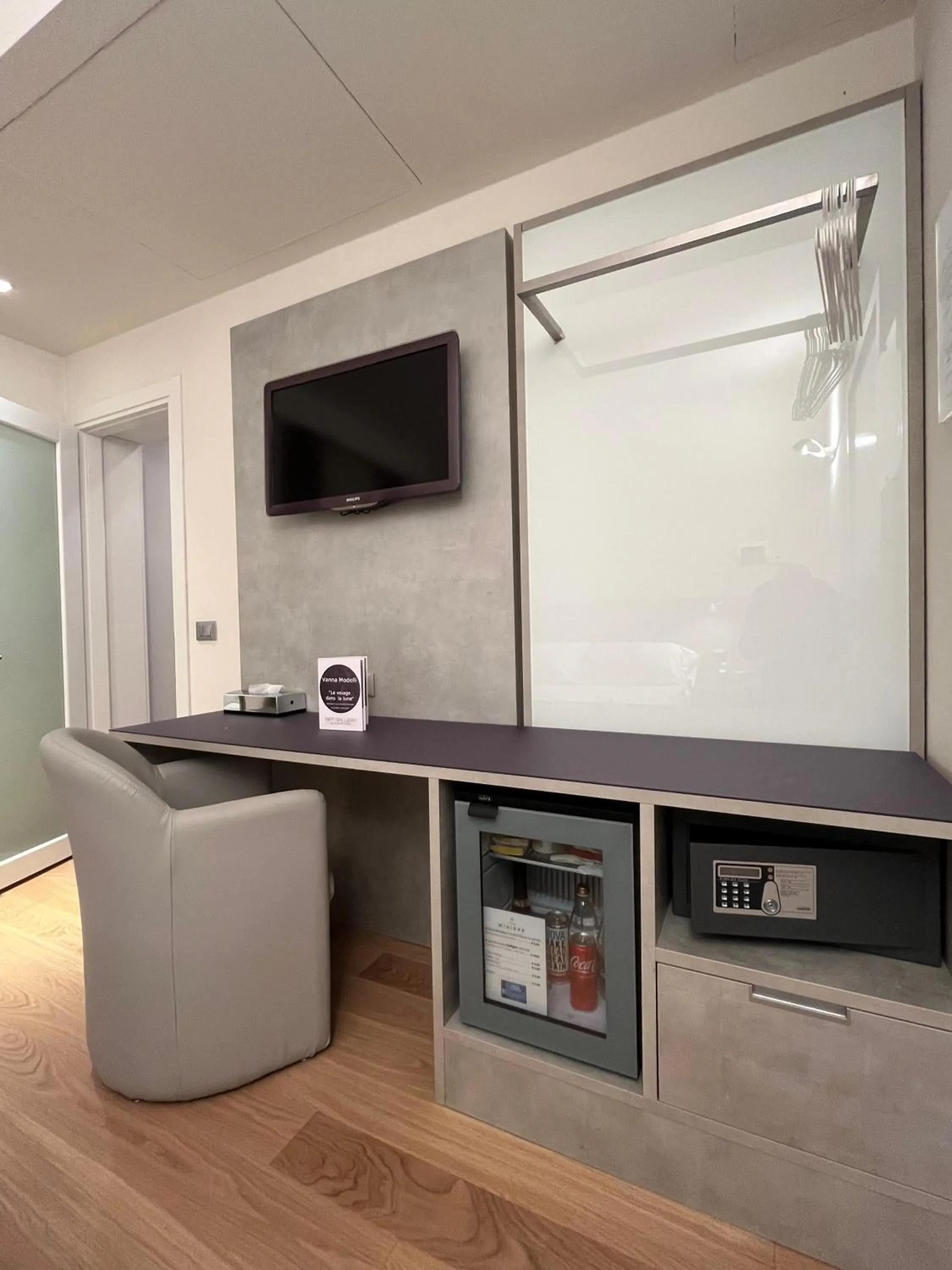 wardrobe in Hotel Annunziata