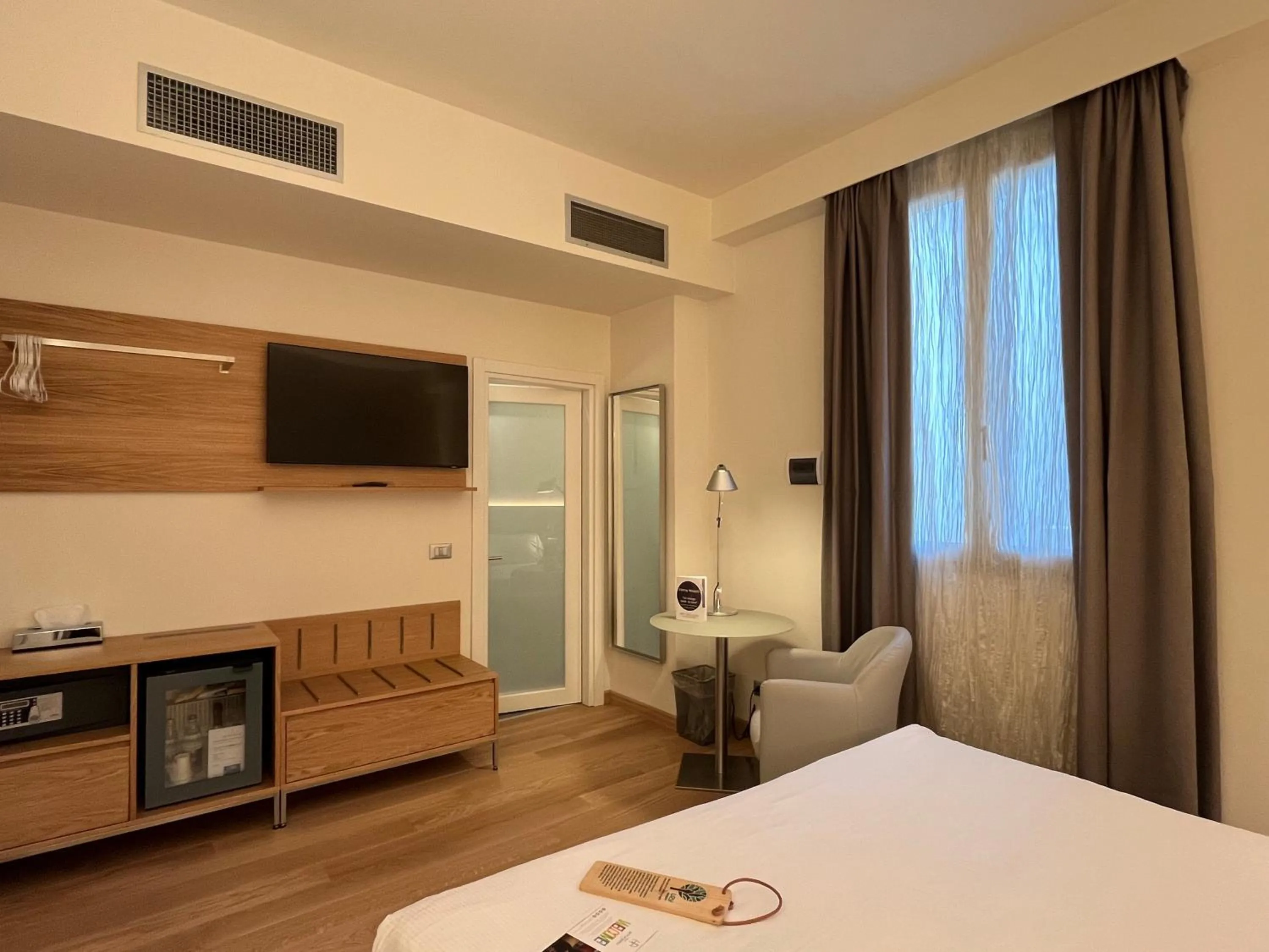 TV and multimedia, Bed in Hotel Annunziata