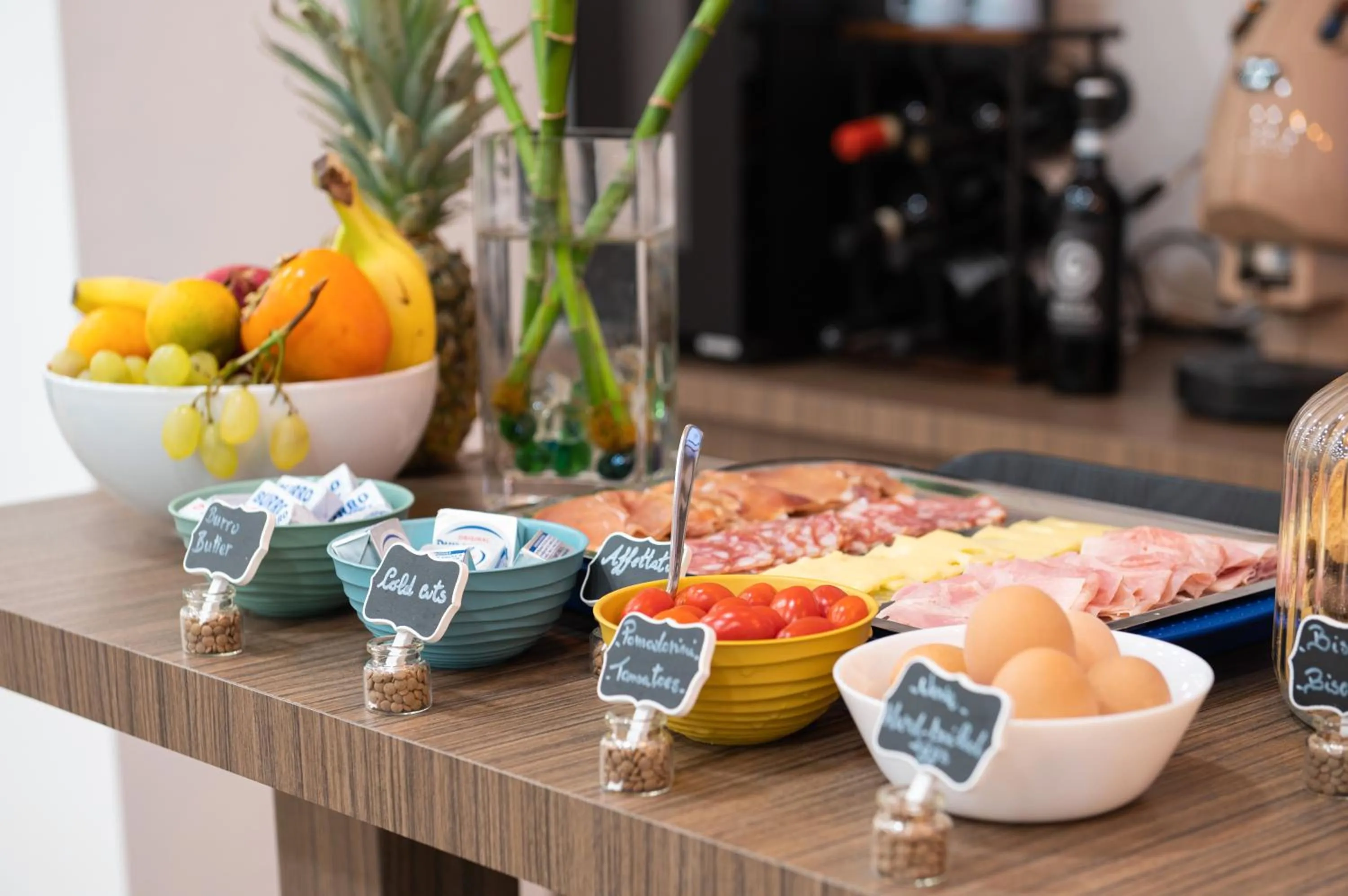 Continental breakfast in Neocore