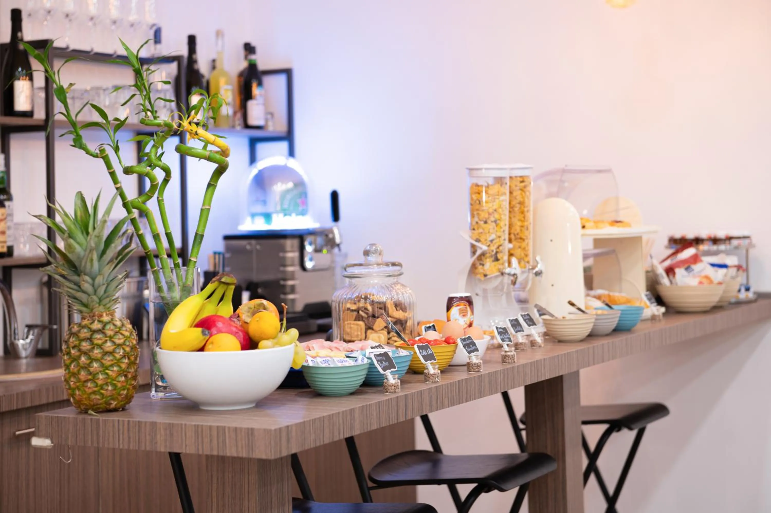 Breakfast in Neocore