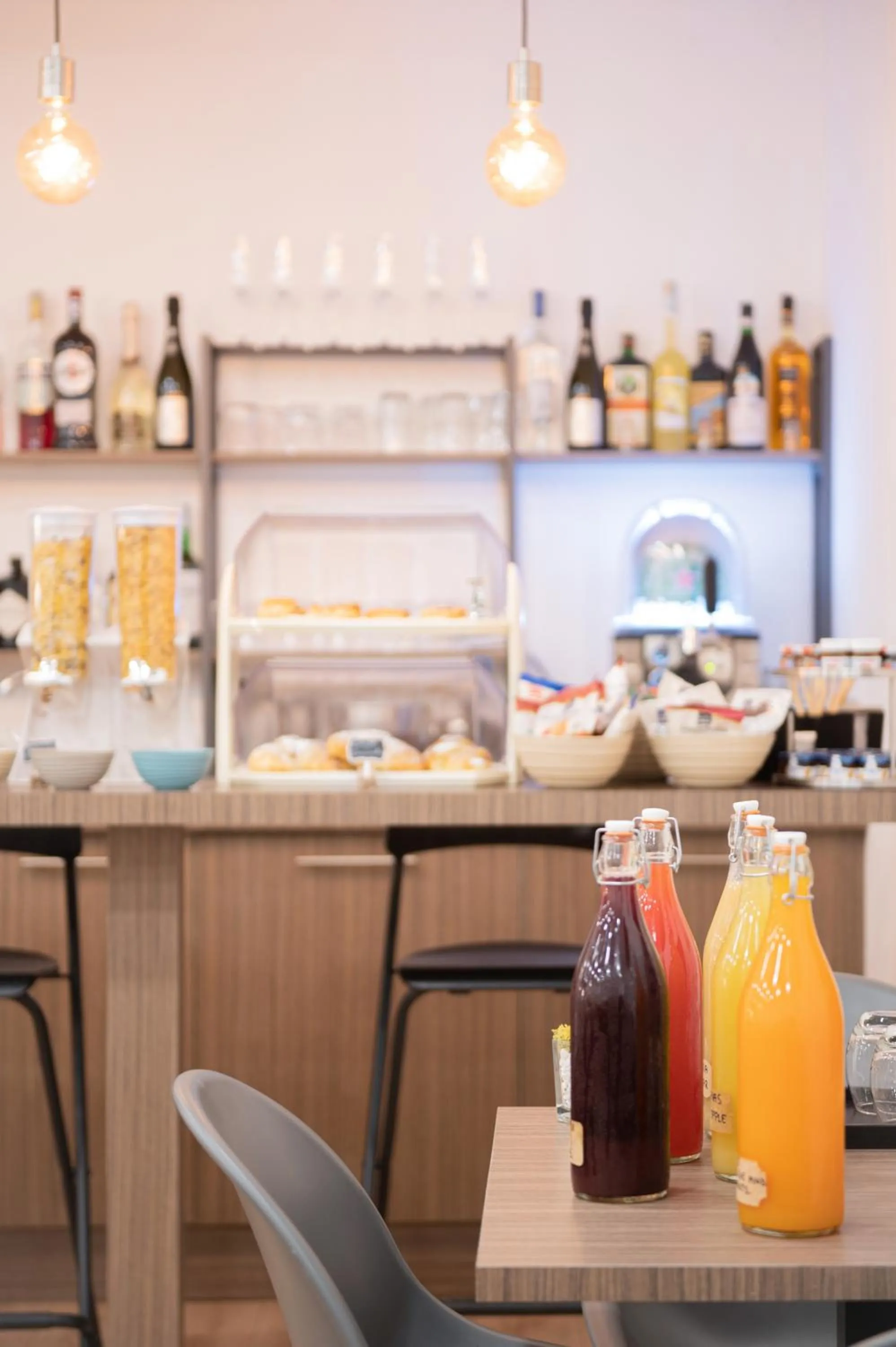 Continental breakfast in Neocore