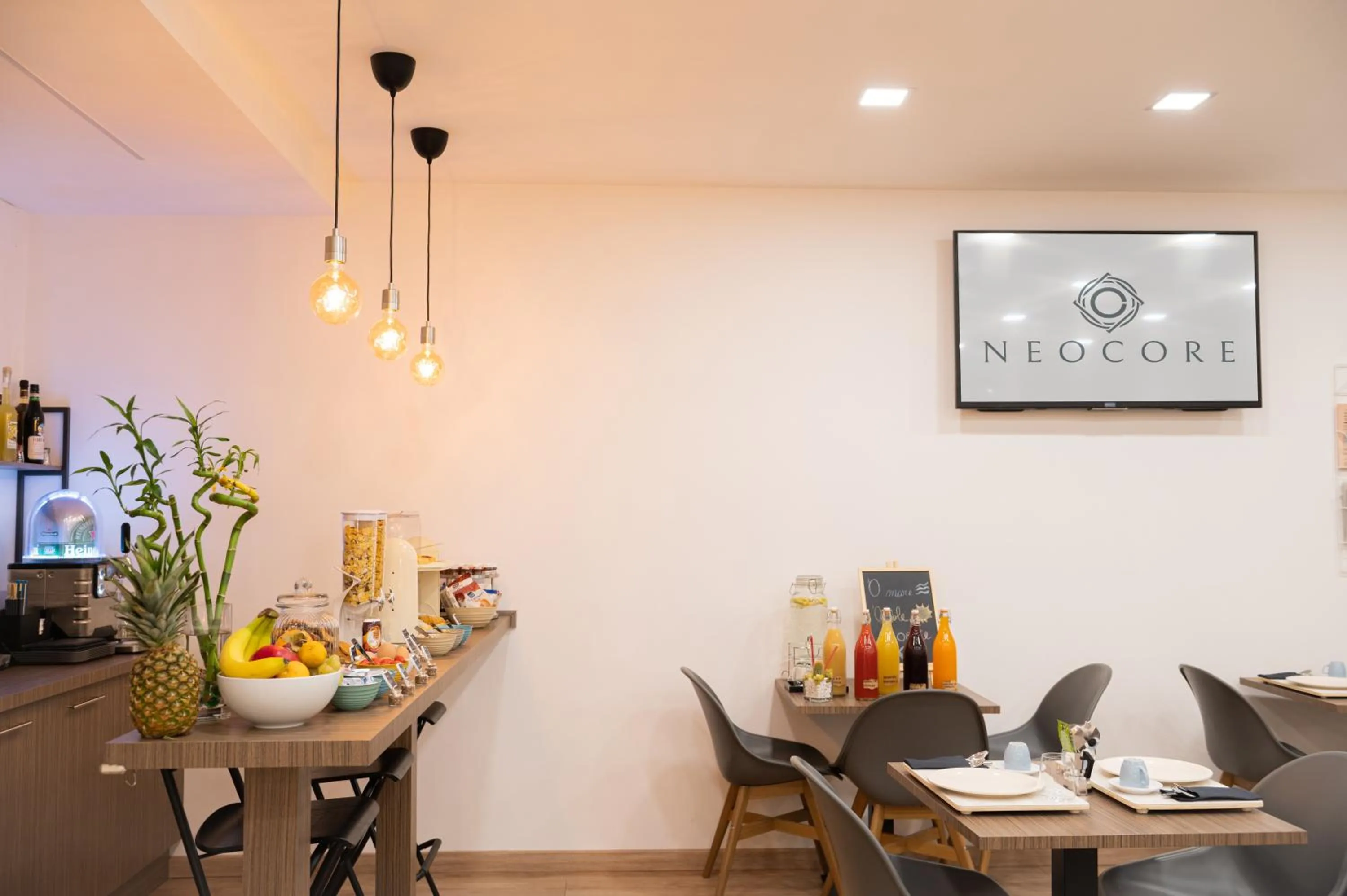 Breakfast in Neocore