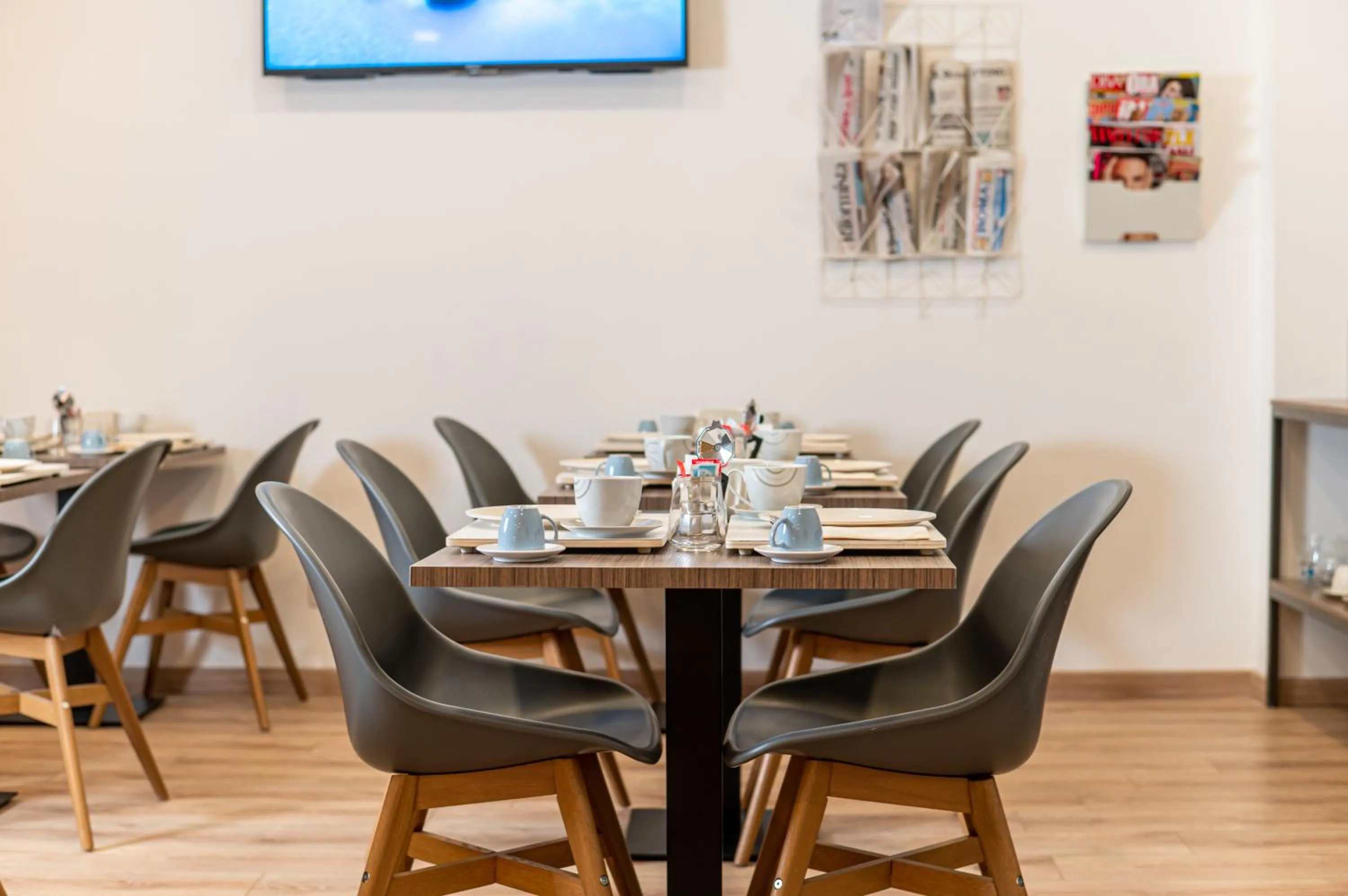 Restaurant/places to eat in Neocore