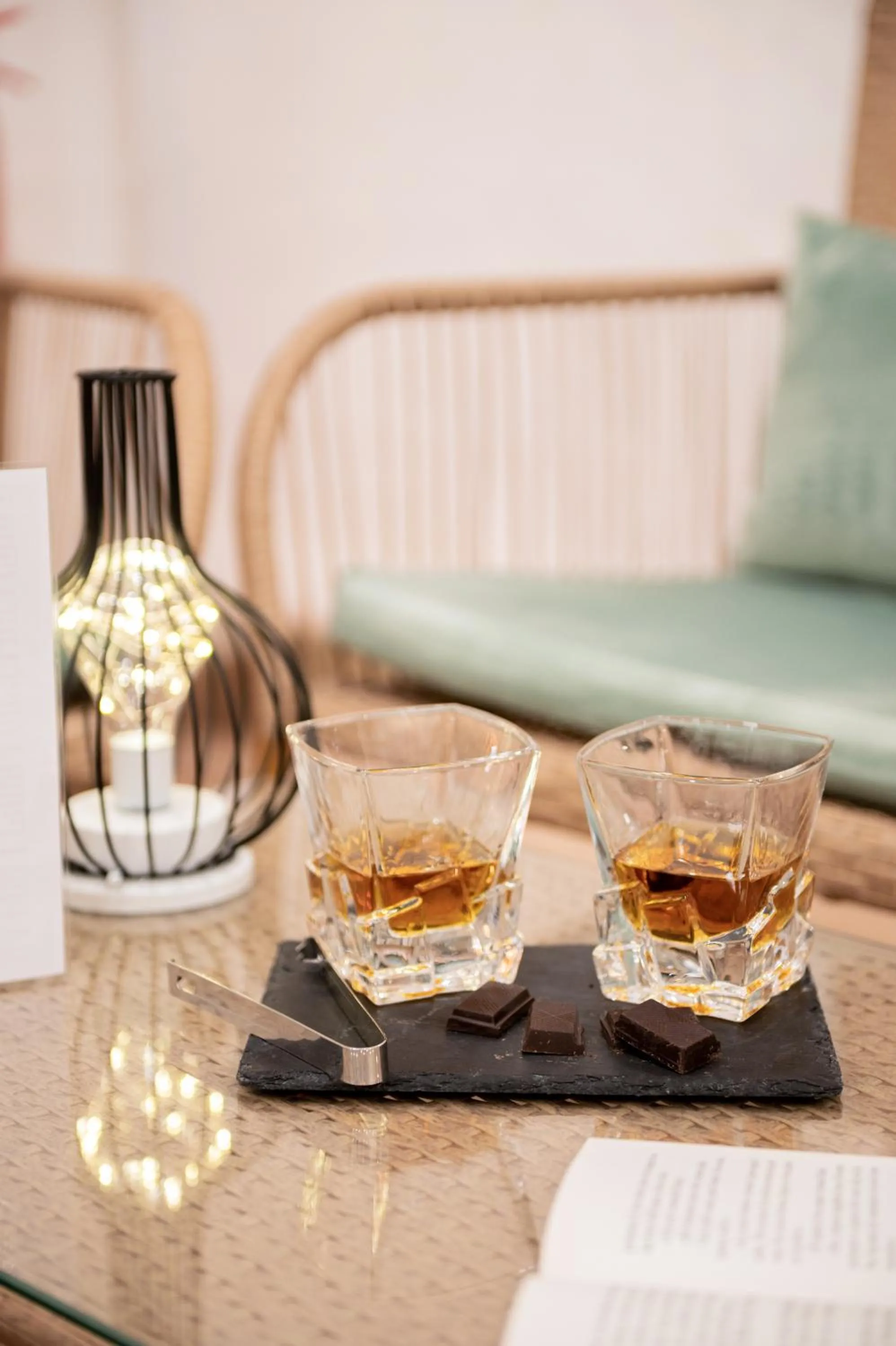 Restaurant/places to eat in Neocore