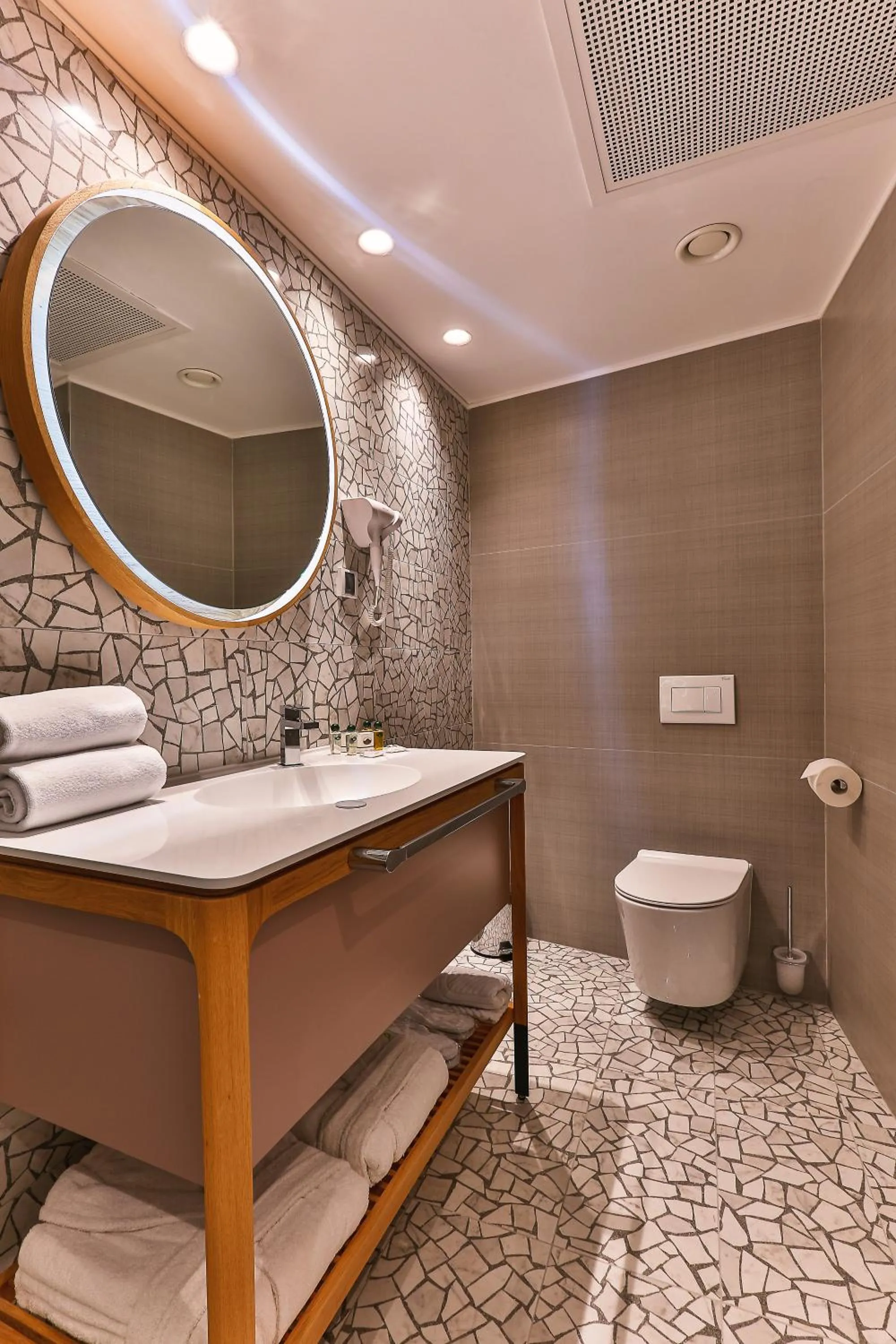 Bathroom in Carine Hotel Centar
