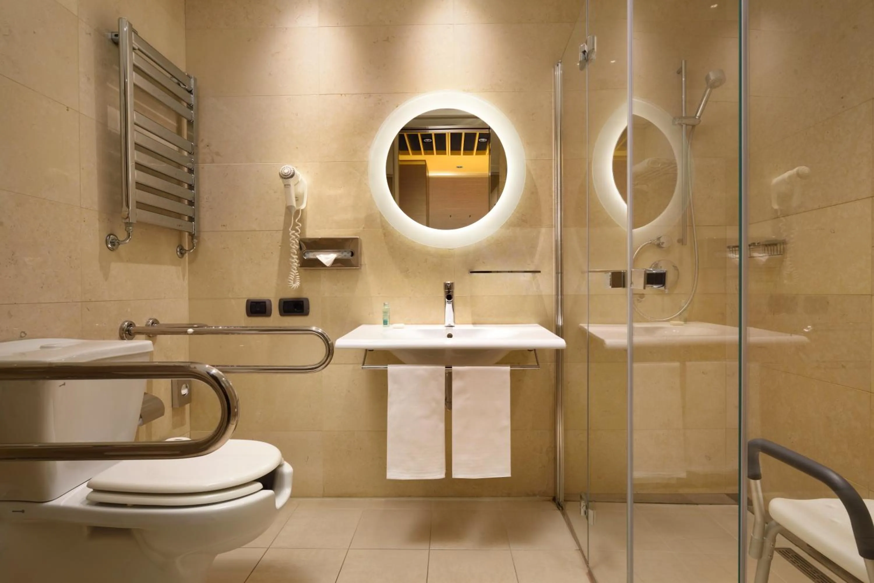 Bathroom in UNA Hotels Bologna Centro