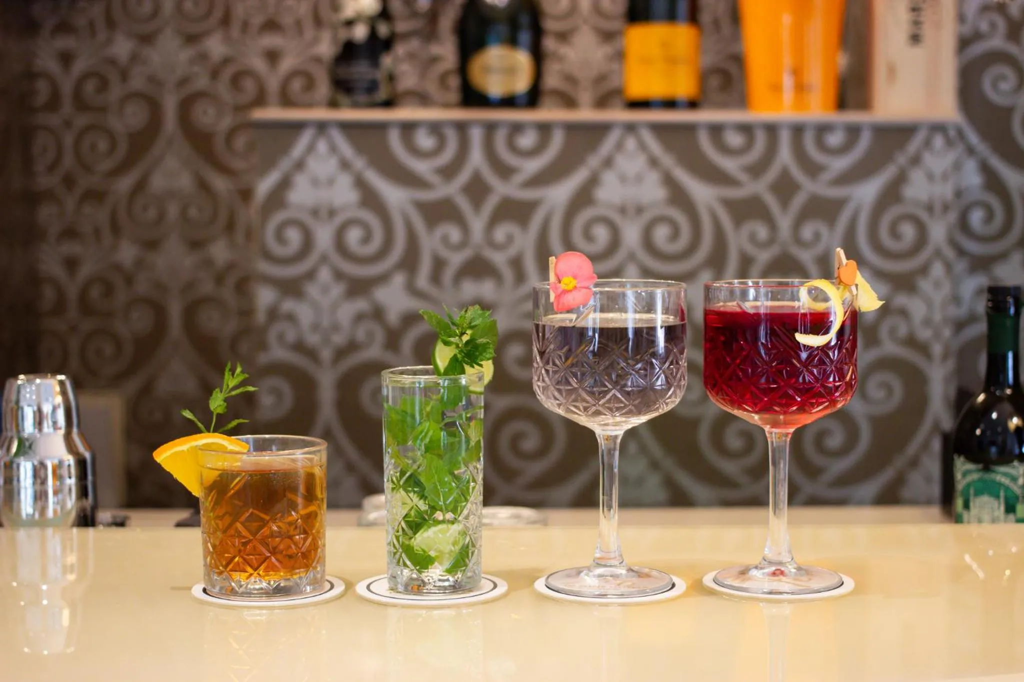 Lounge or bar in Hotel Jolanda