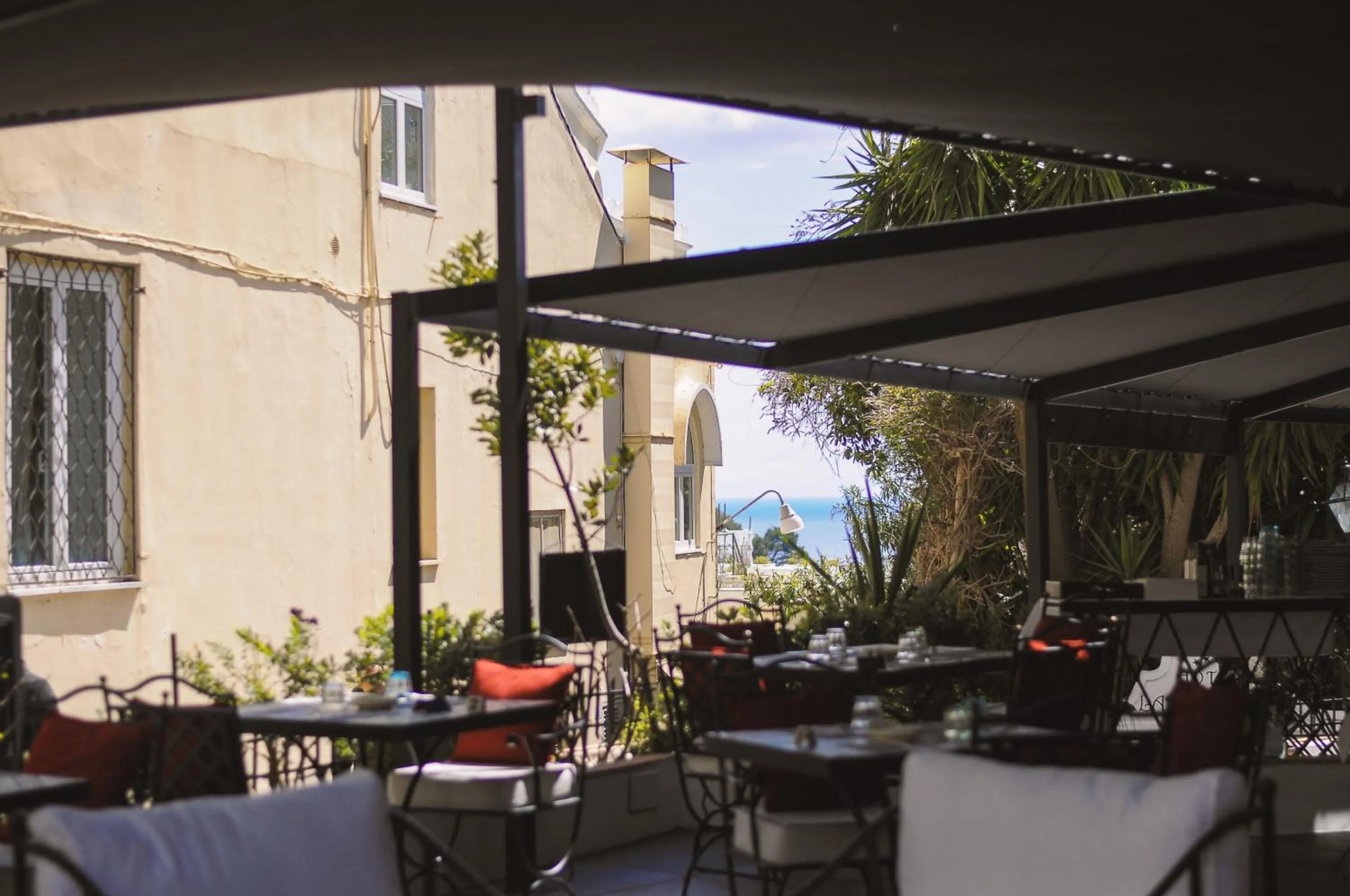 Restaurant/places to eat in Regina Cristina