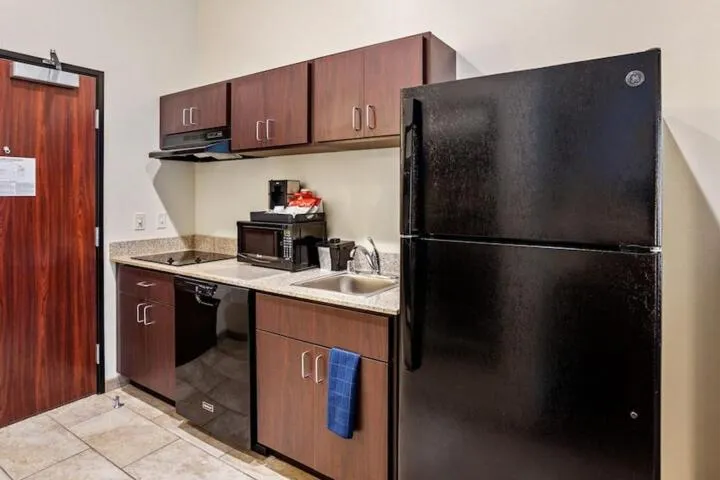 Kitchen or kitchenette in Cobblestone Inn & Suites-Fremont