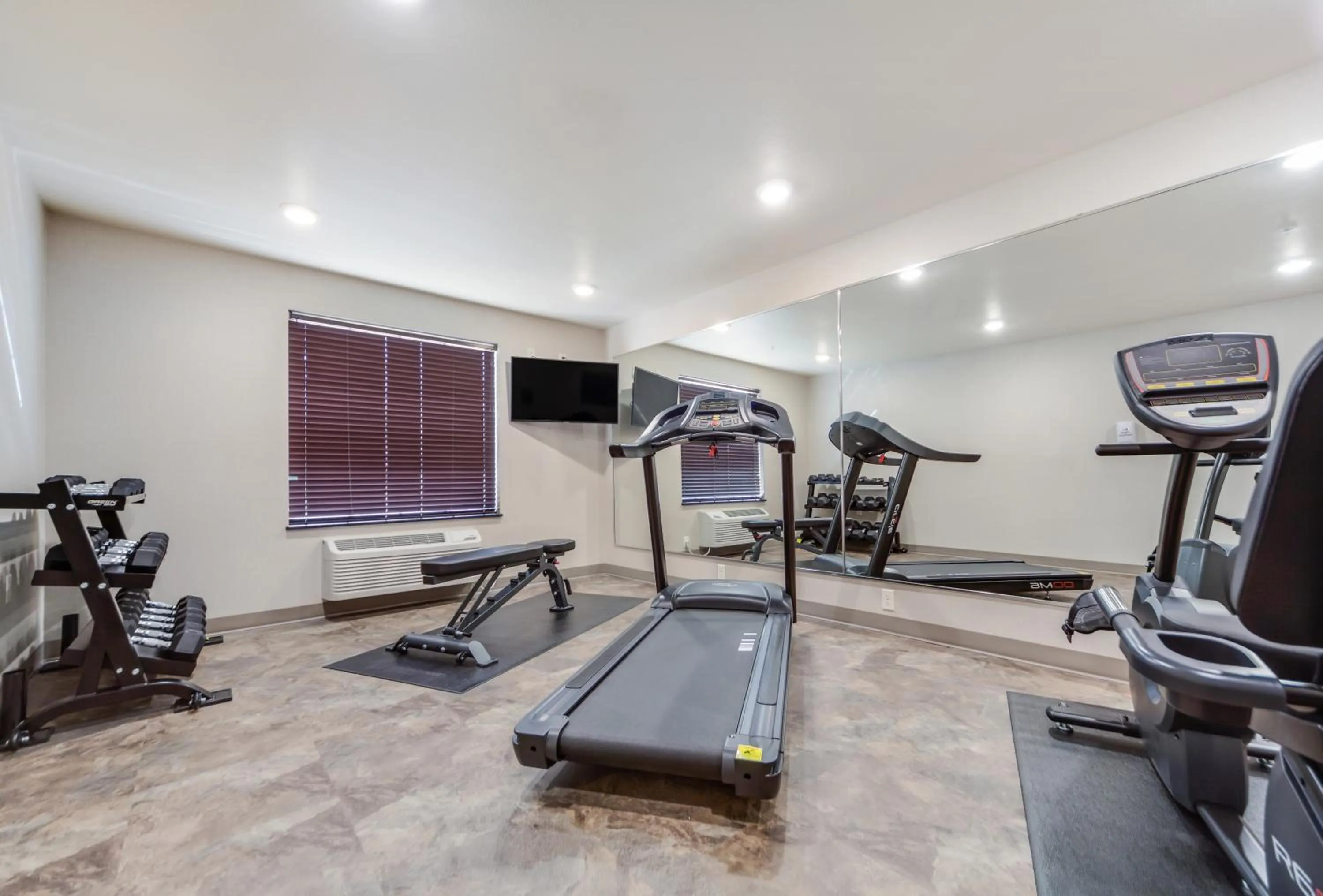 Fitness centre/facilities in Cobblestone Inn & Suites-Fremont