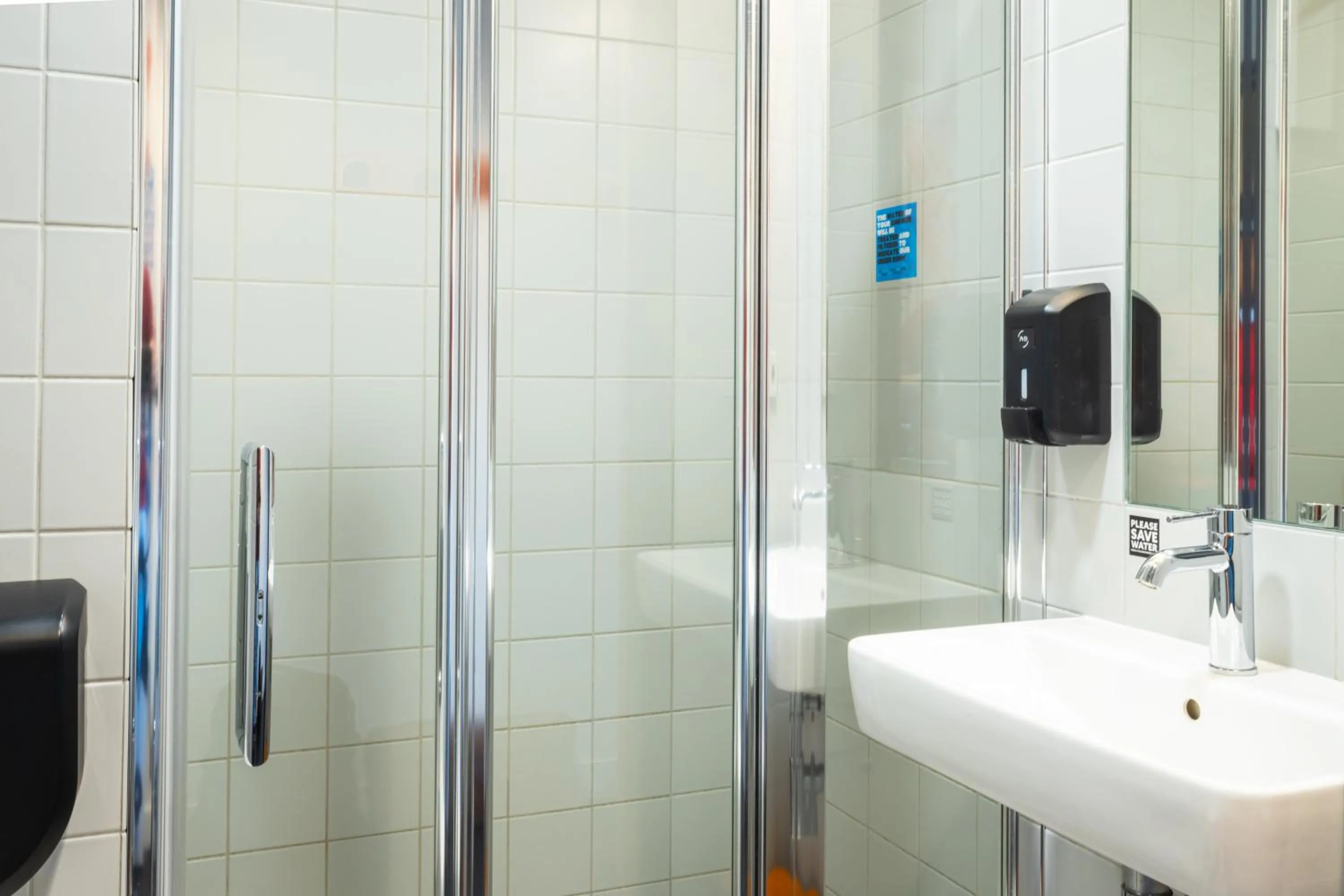 Bathroom in The People - Paris Marais