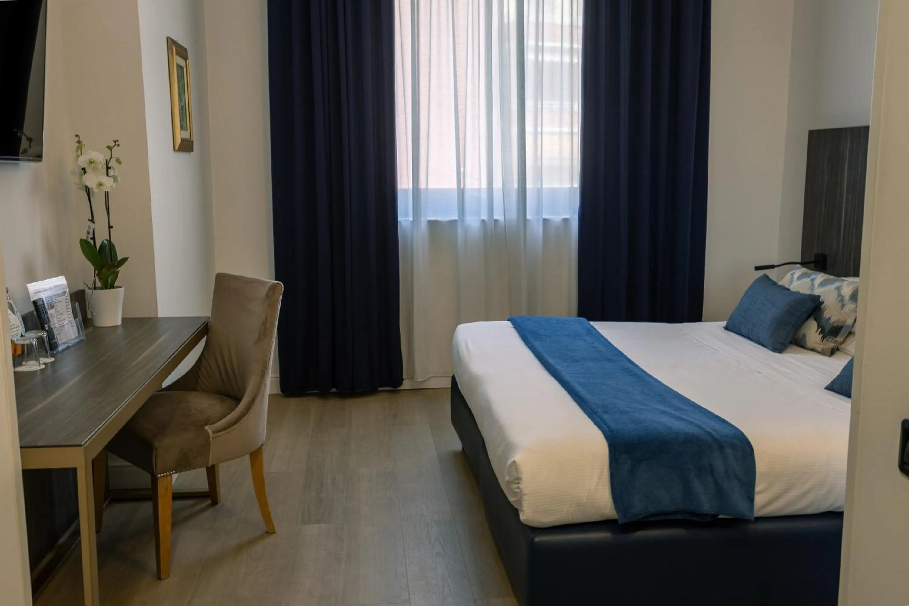 Bedroom, Bed in Grand Hotel Tiberio