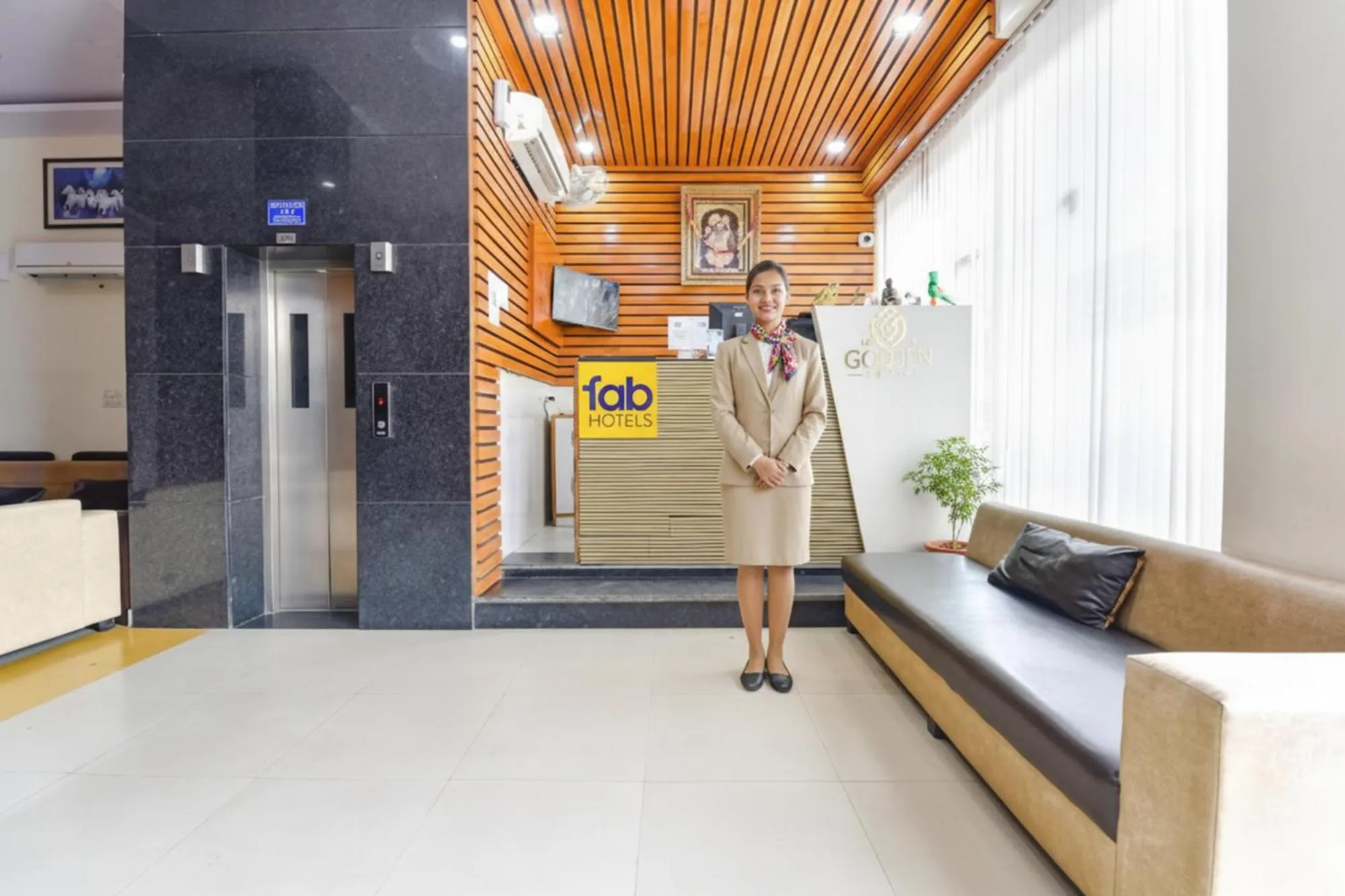 Lobby or reception in FabHotel Golden Leaf