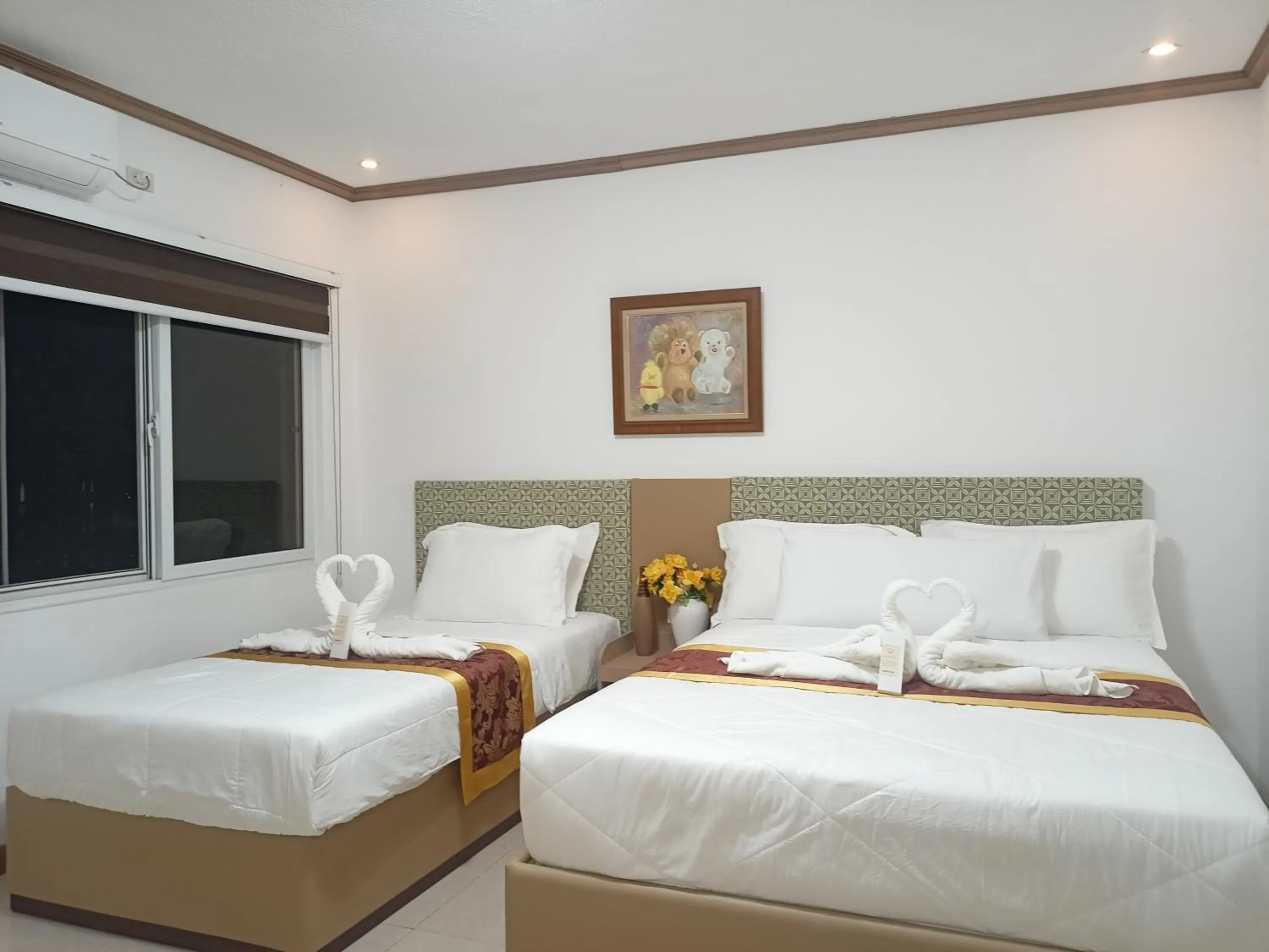 Bed in Csm Clark Hotel