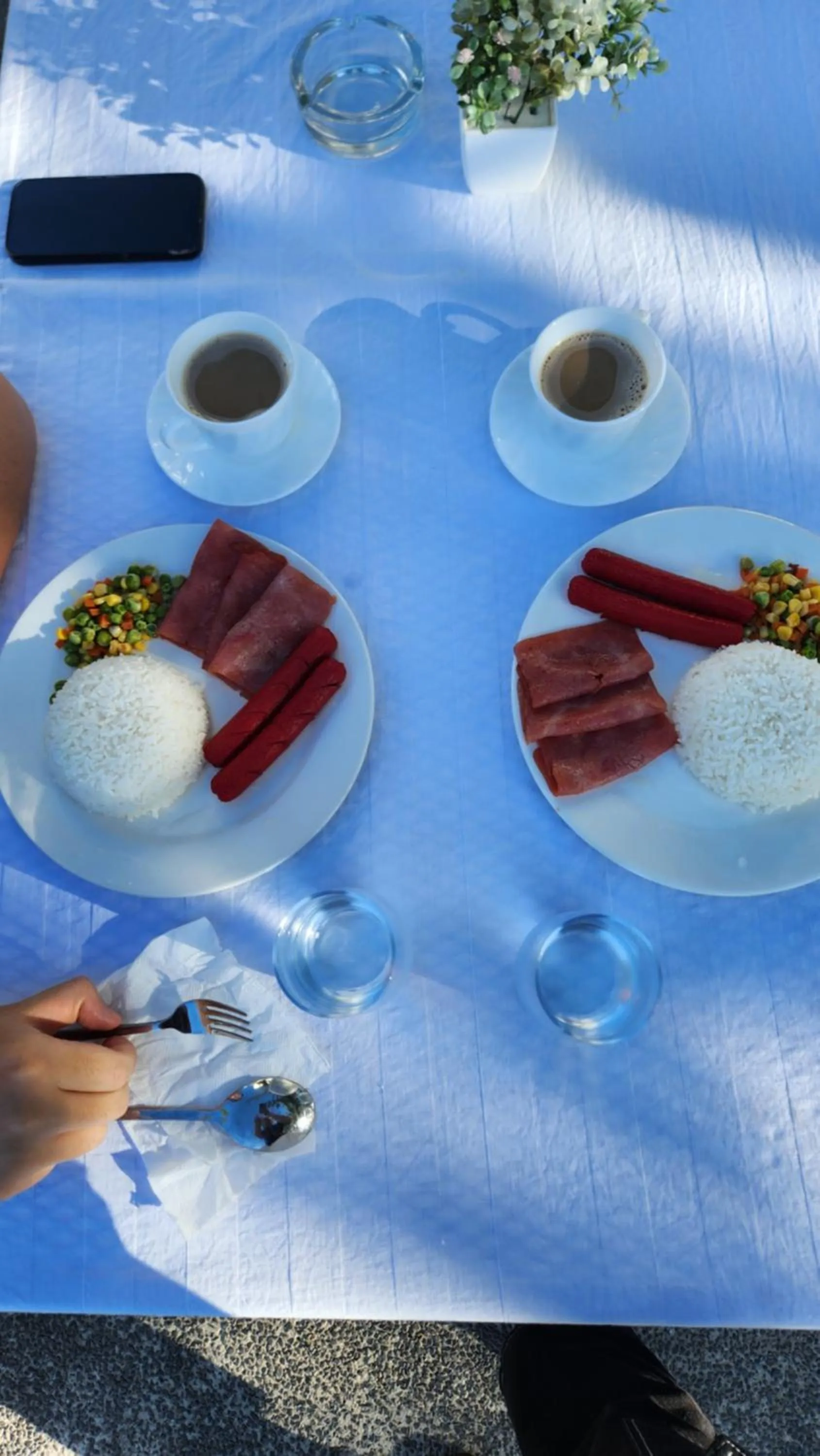 Restaurant/places to eat in Csm Clark Hotel