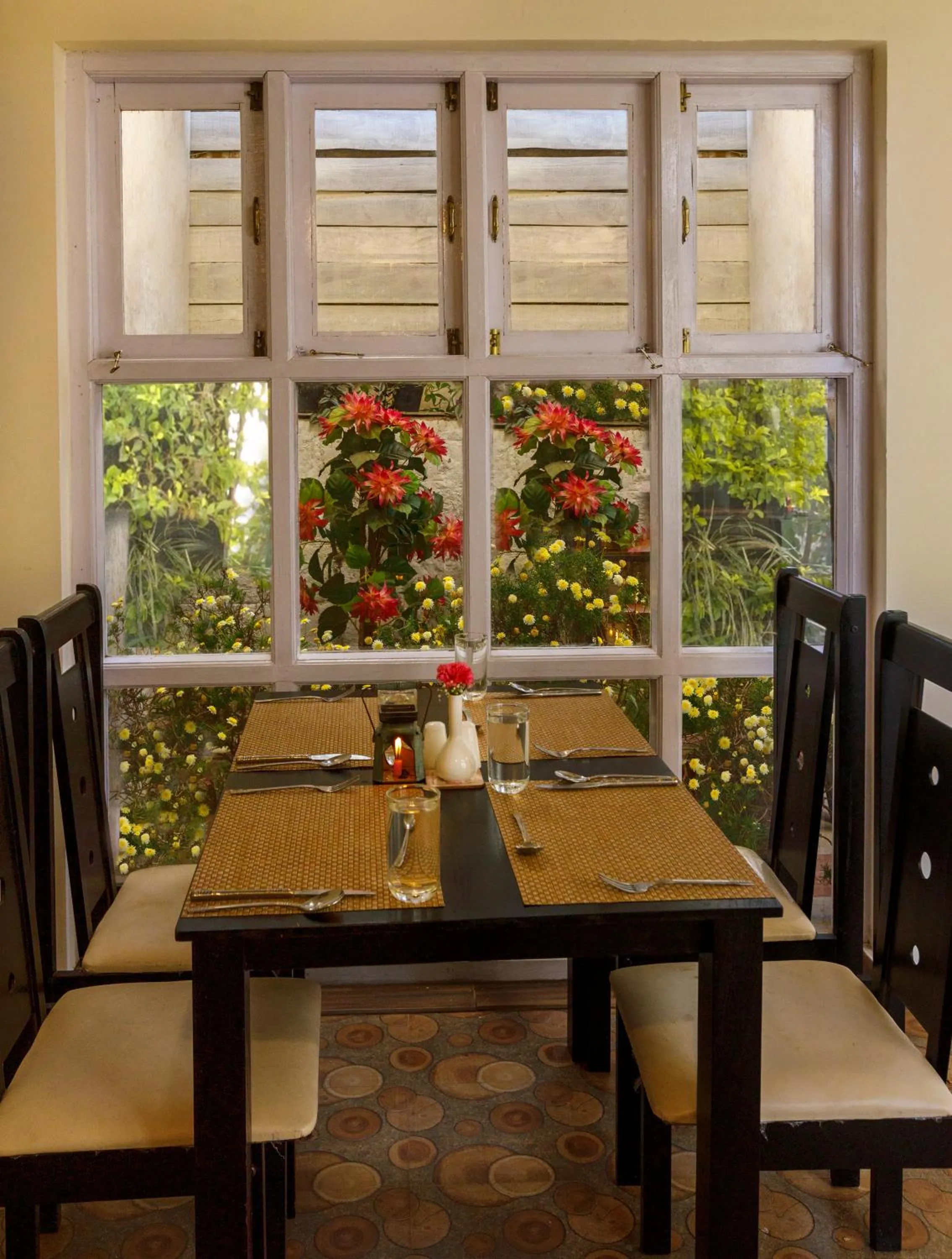 Restaurant/places to eat in Rosewood by Nature Resorts and Stays