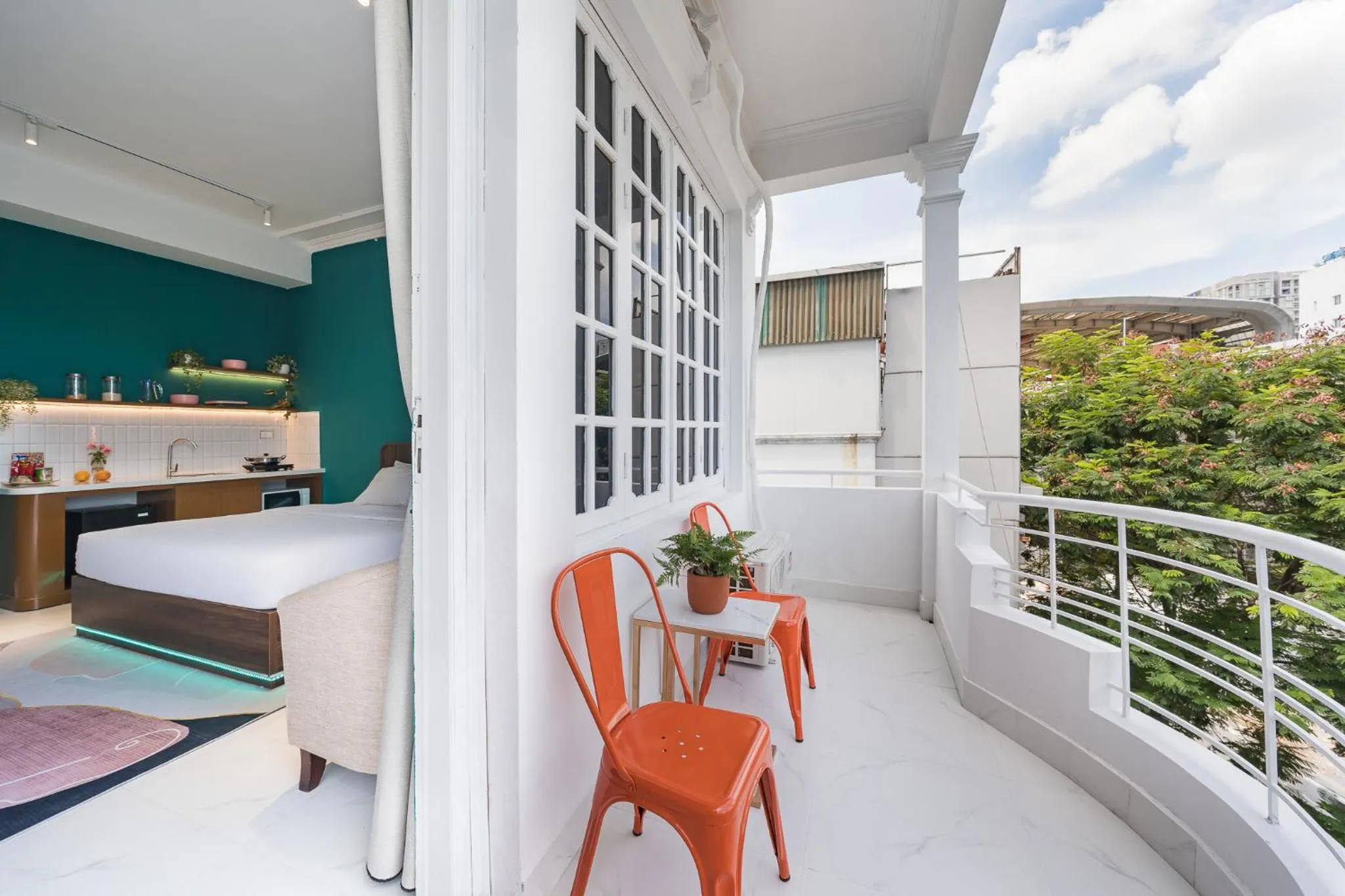 C o r o n a Hanoi House