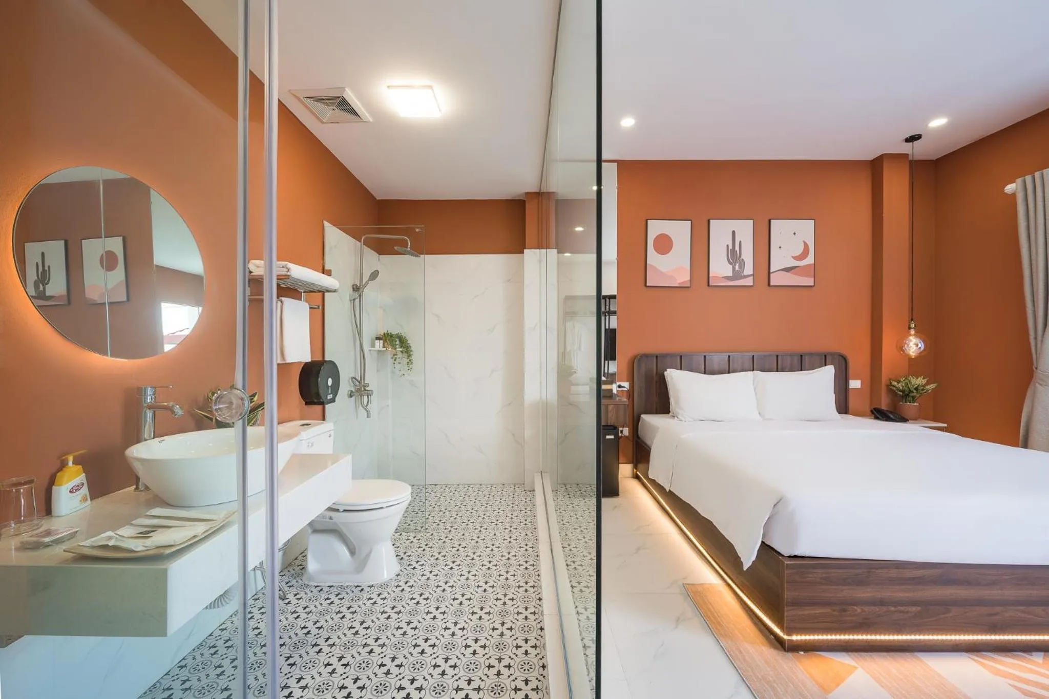 C o r o n a Hanoi House