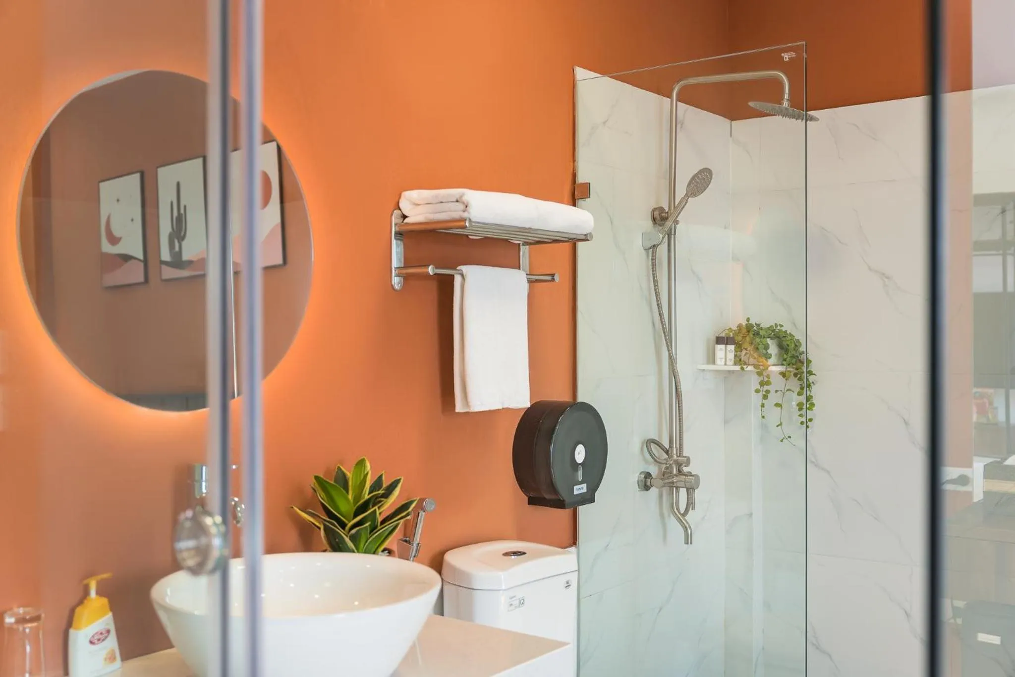 C o r o n a Hanoi House