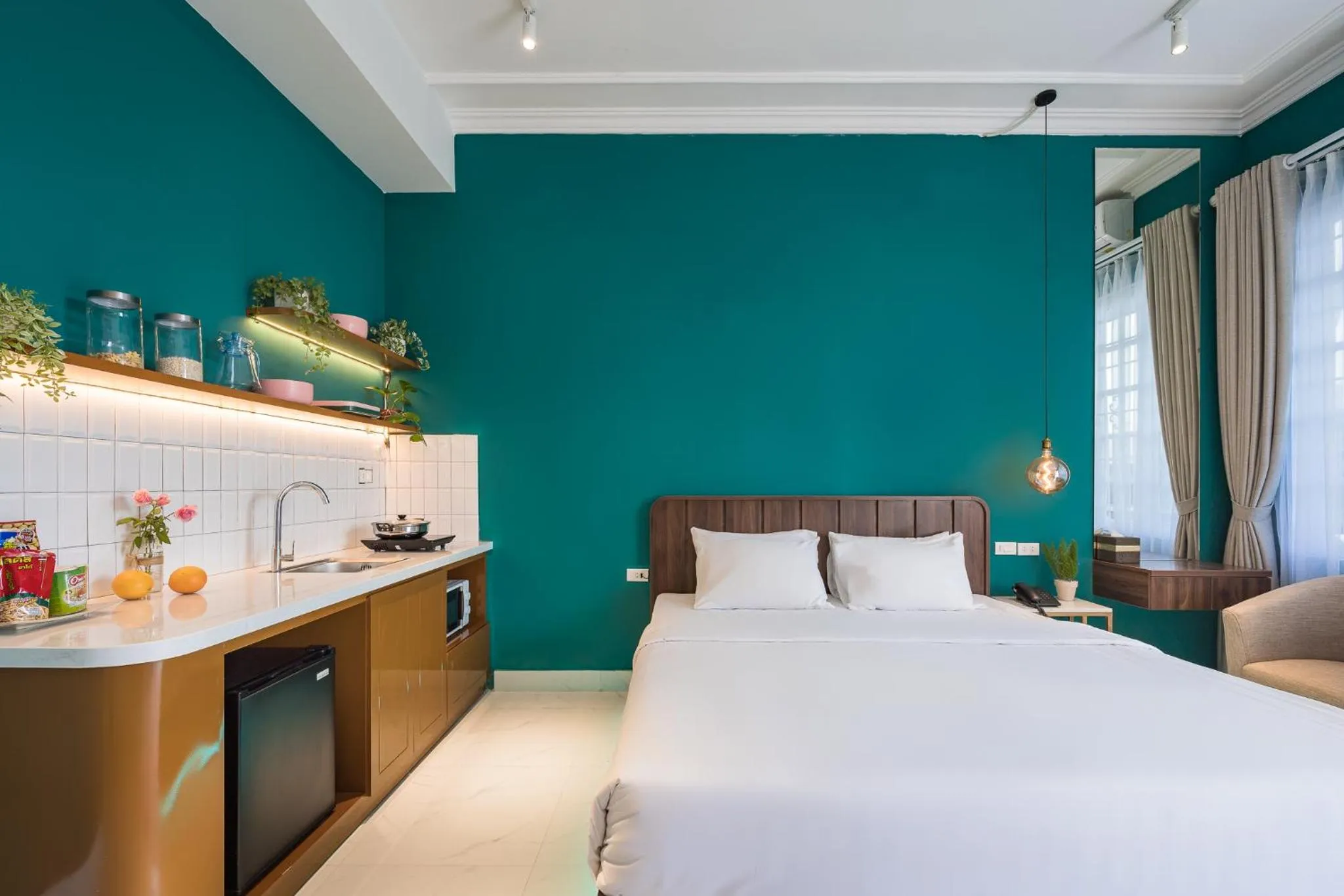 C o r o n a Hanoi House