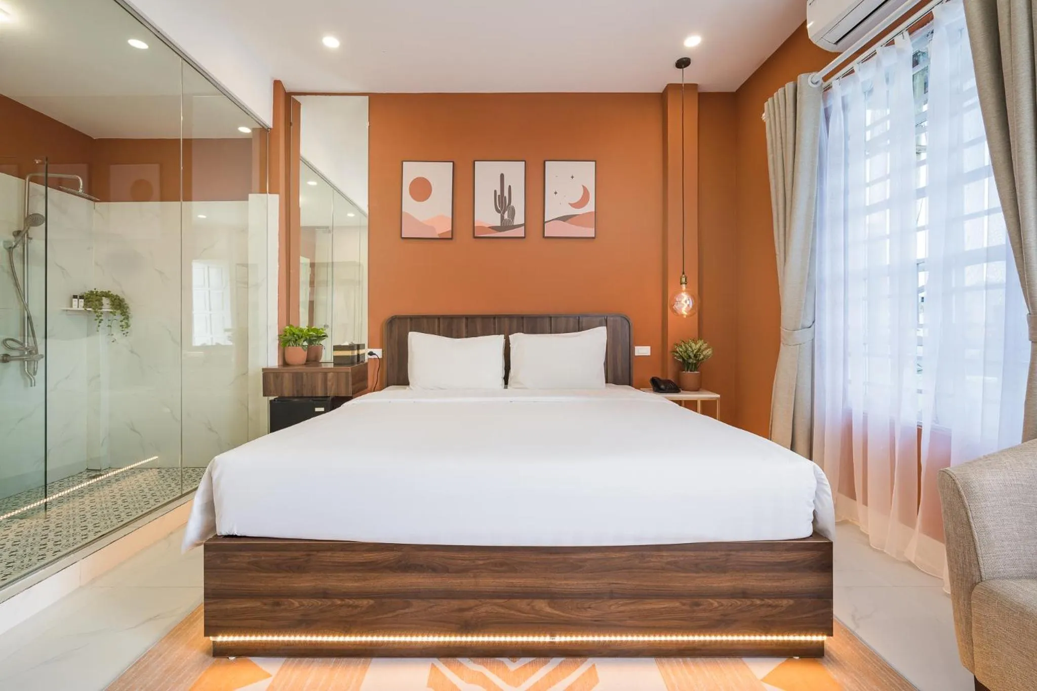 C o r o n a Hanoi House