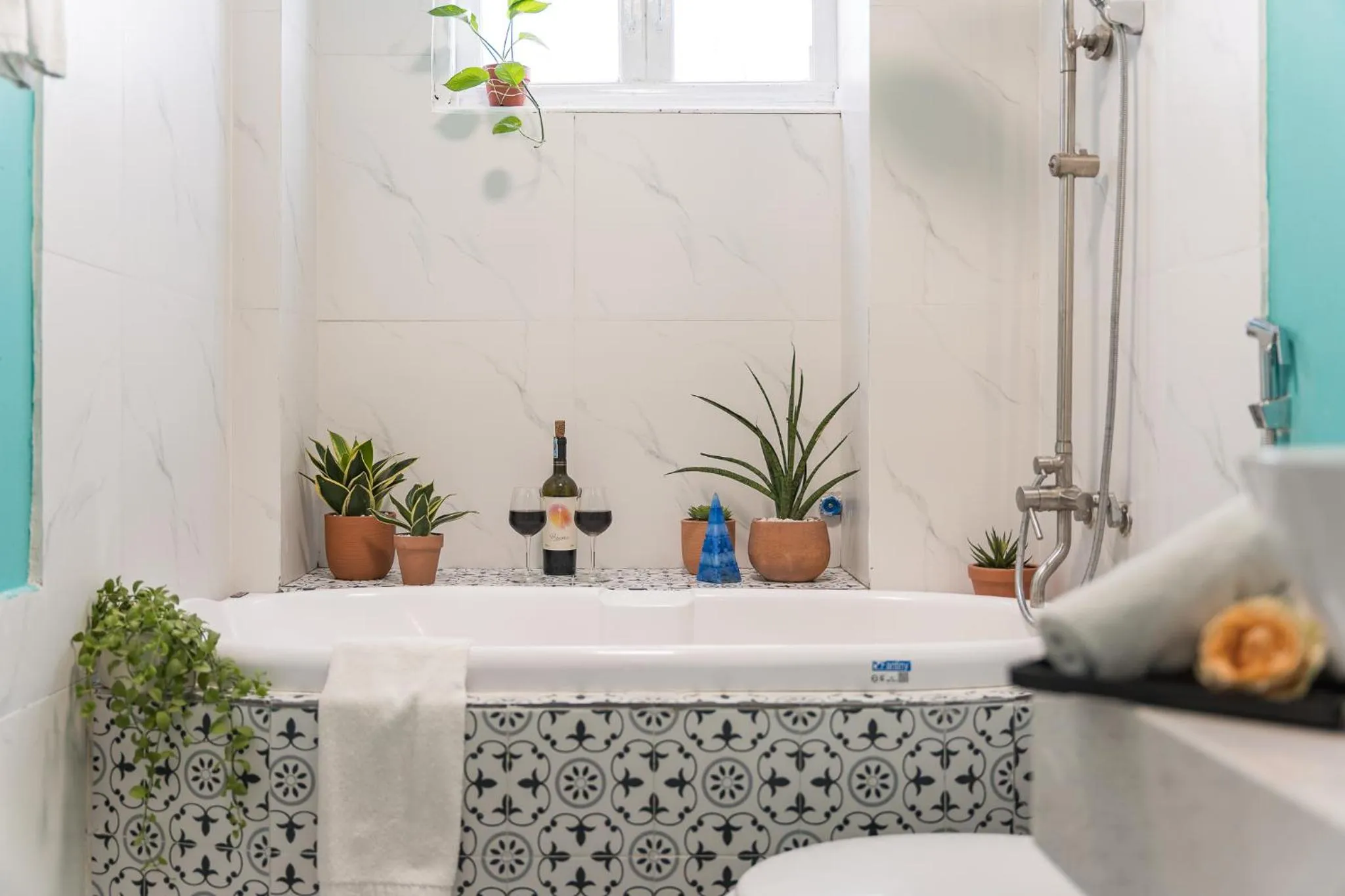 C o r o n a Hanoi House