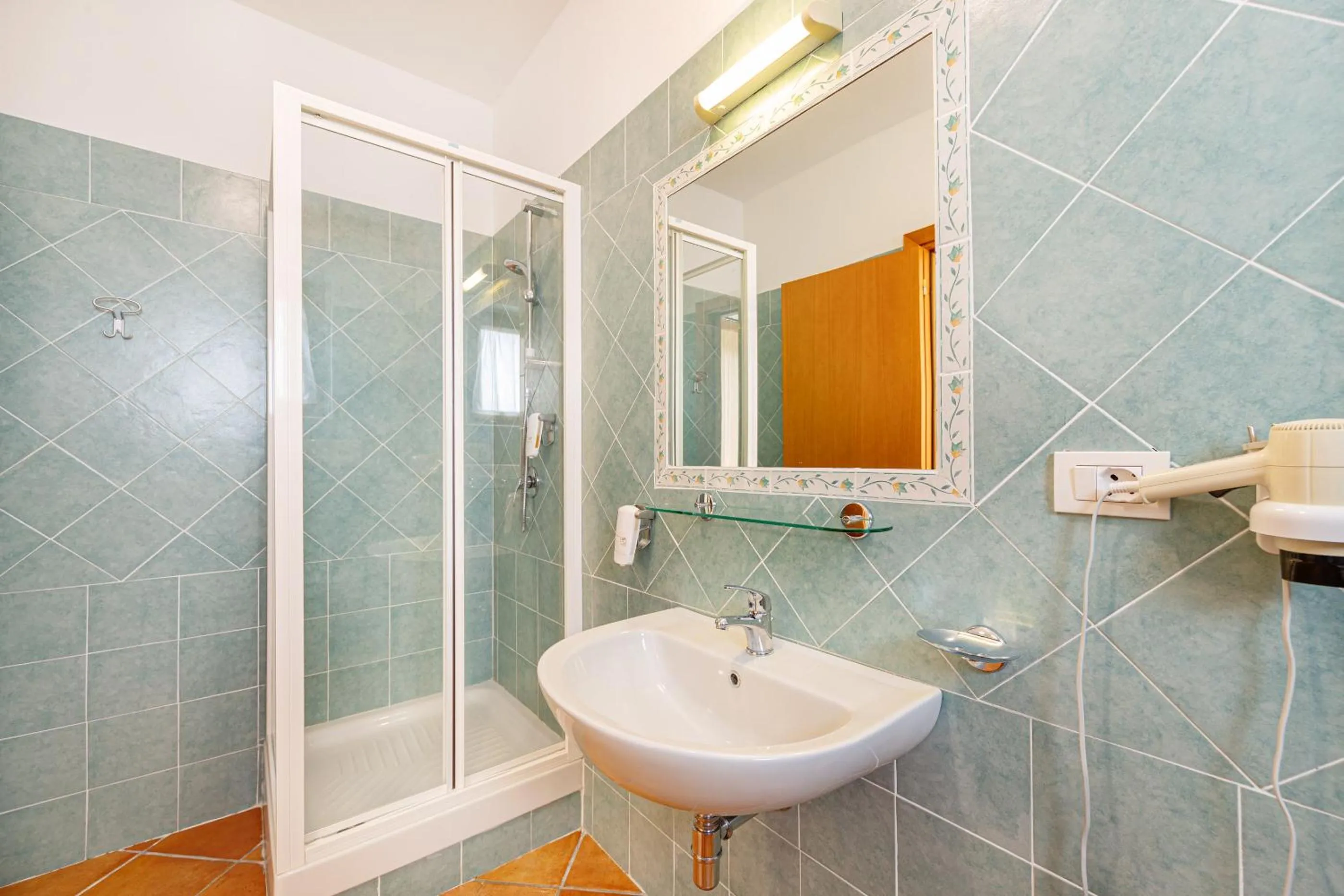 Shower in Hotel San Trano