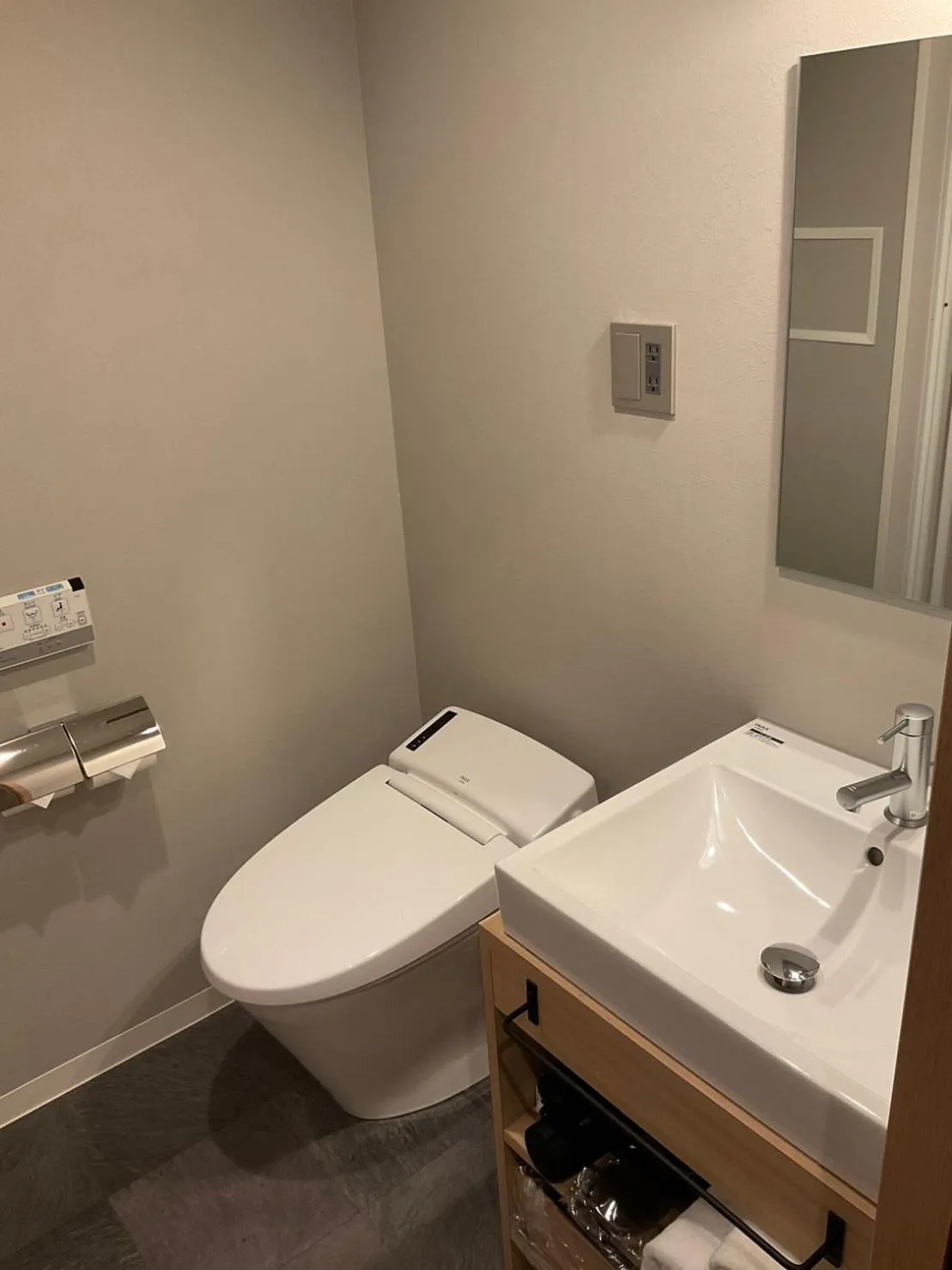 Toilet in R Hotel Namba