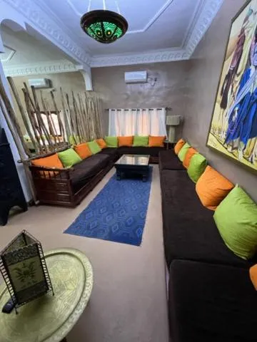 Communal lounge/ TV room in ETOILE FILANTE D Or