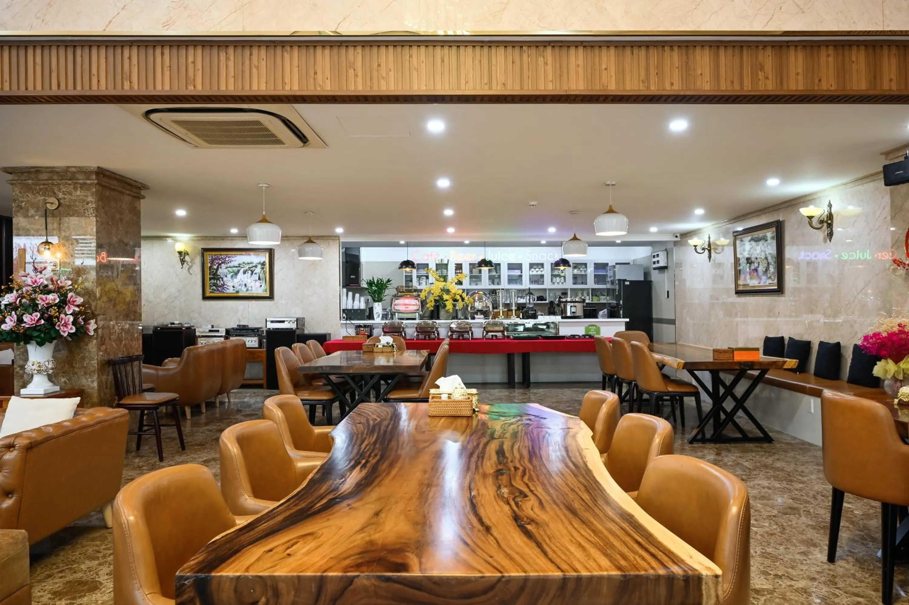 The River Park Hotel