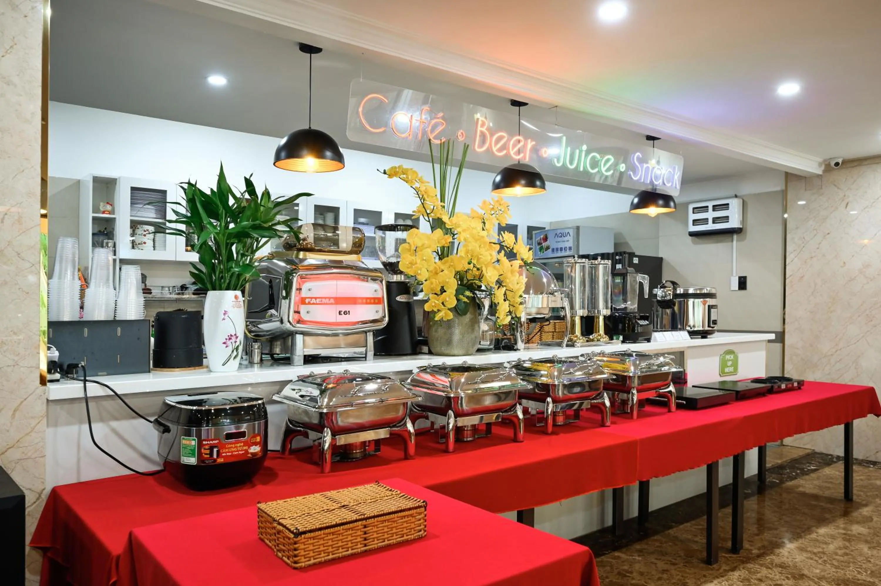 Breakfast in The River Park Hotel