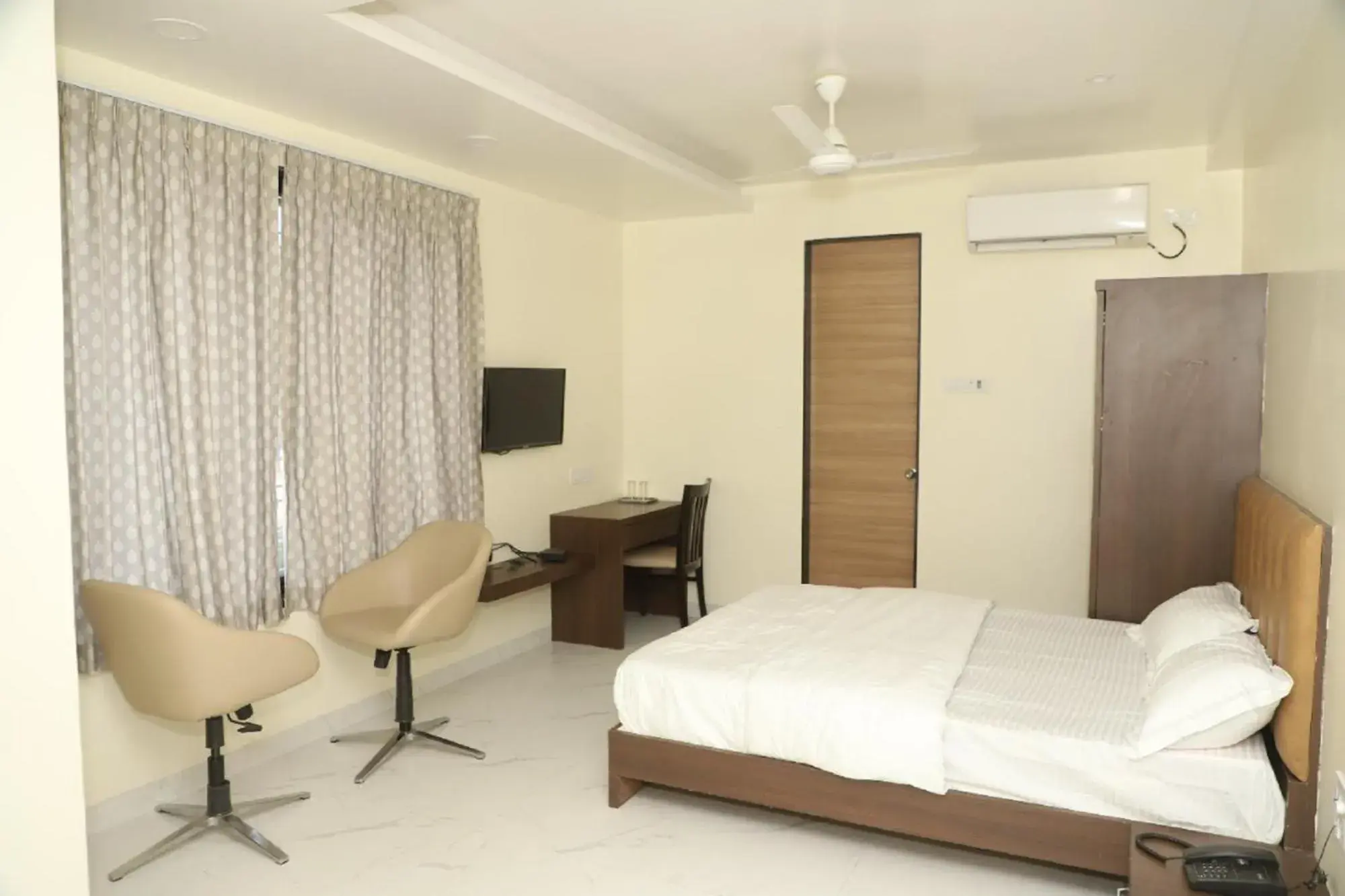 Suite in ID Square residency Parbhani Suite in ID Square residency Parbhani