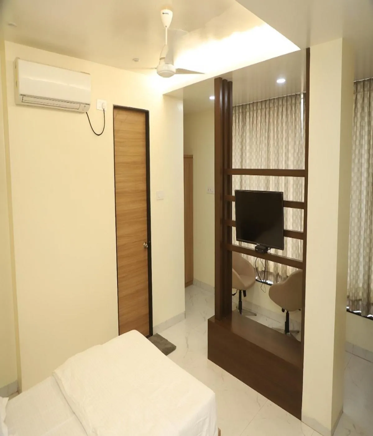 Bedroom, Bed in ID Square residency Parbhani