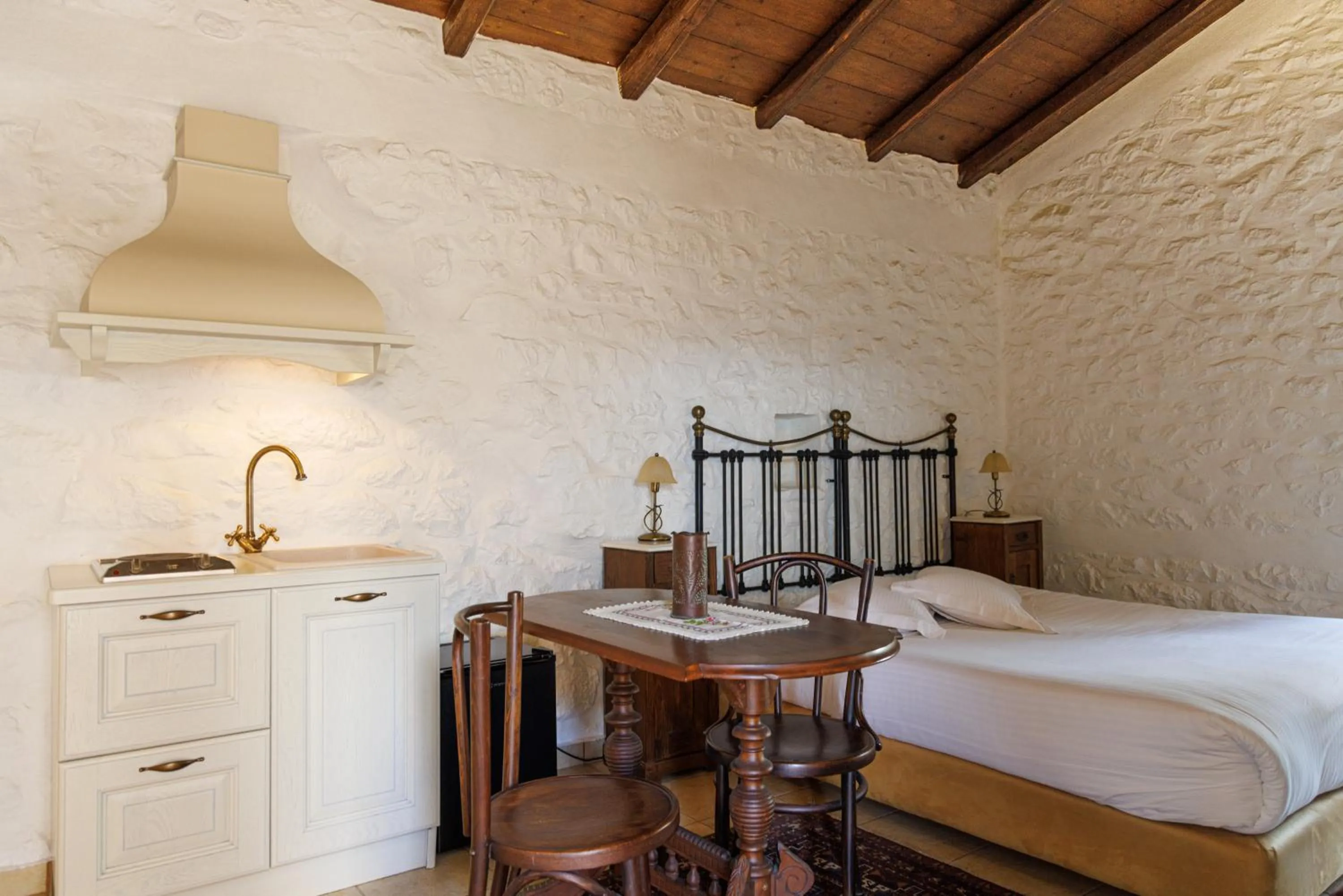 Bedroom, Bed in Lithos Stone Suites