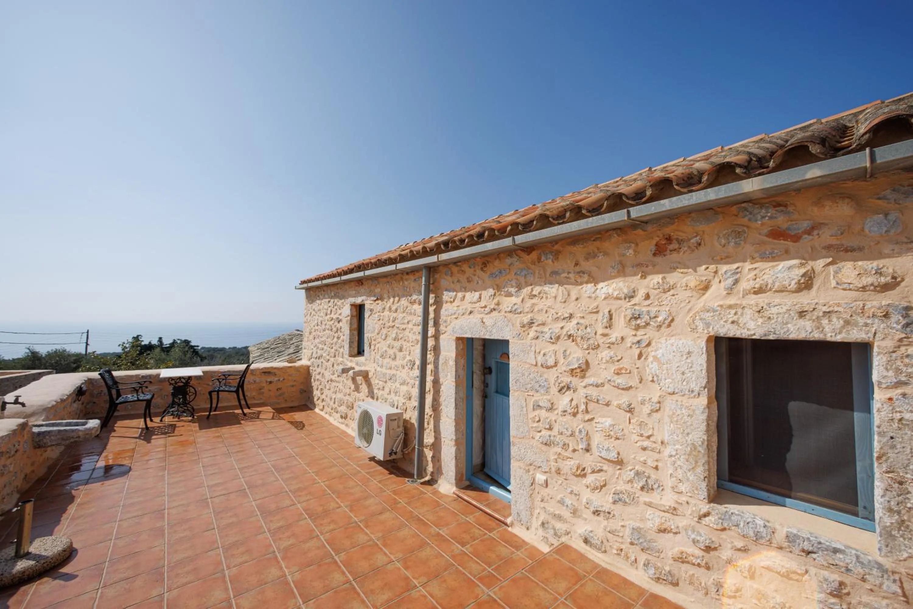 Breakfast in Lithos Stone Suites