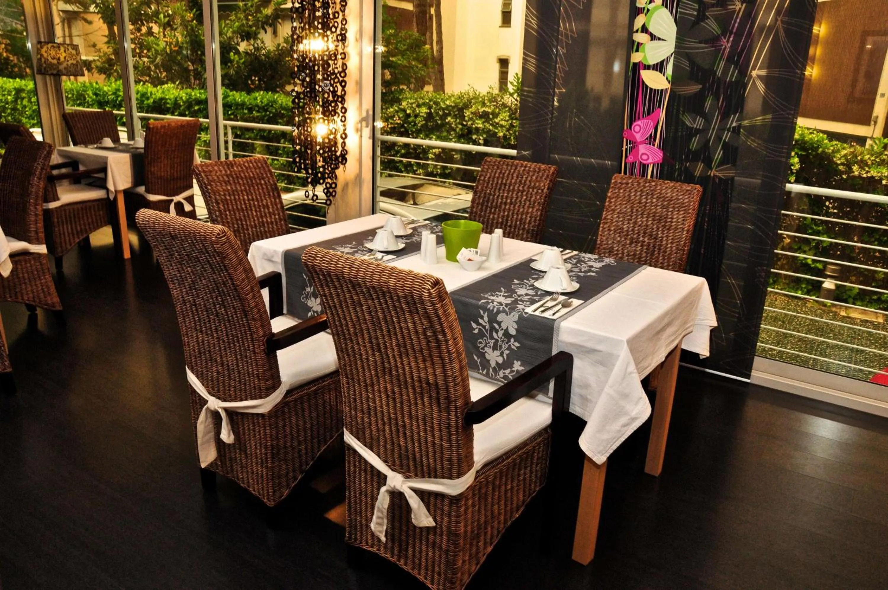 Restaurant/places to eat in Hotel Anapaya