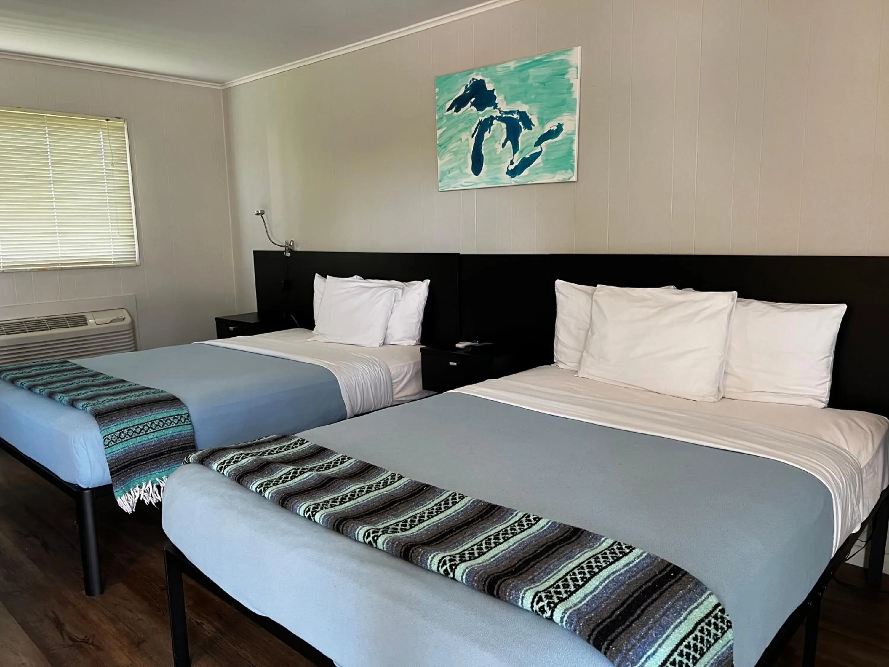 Photo of the whole room in The Cedar Motel