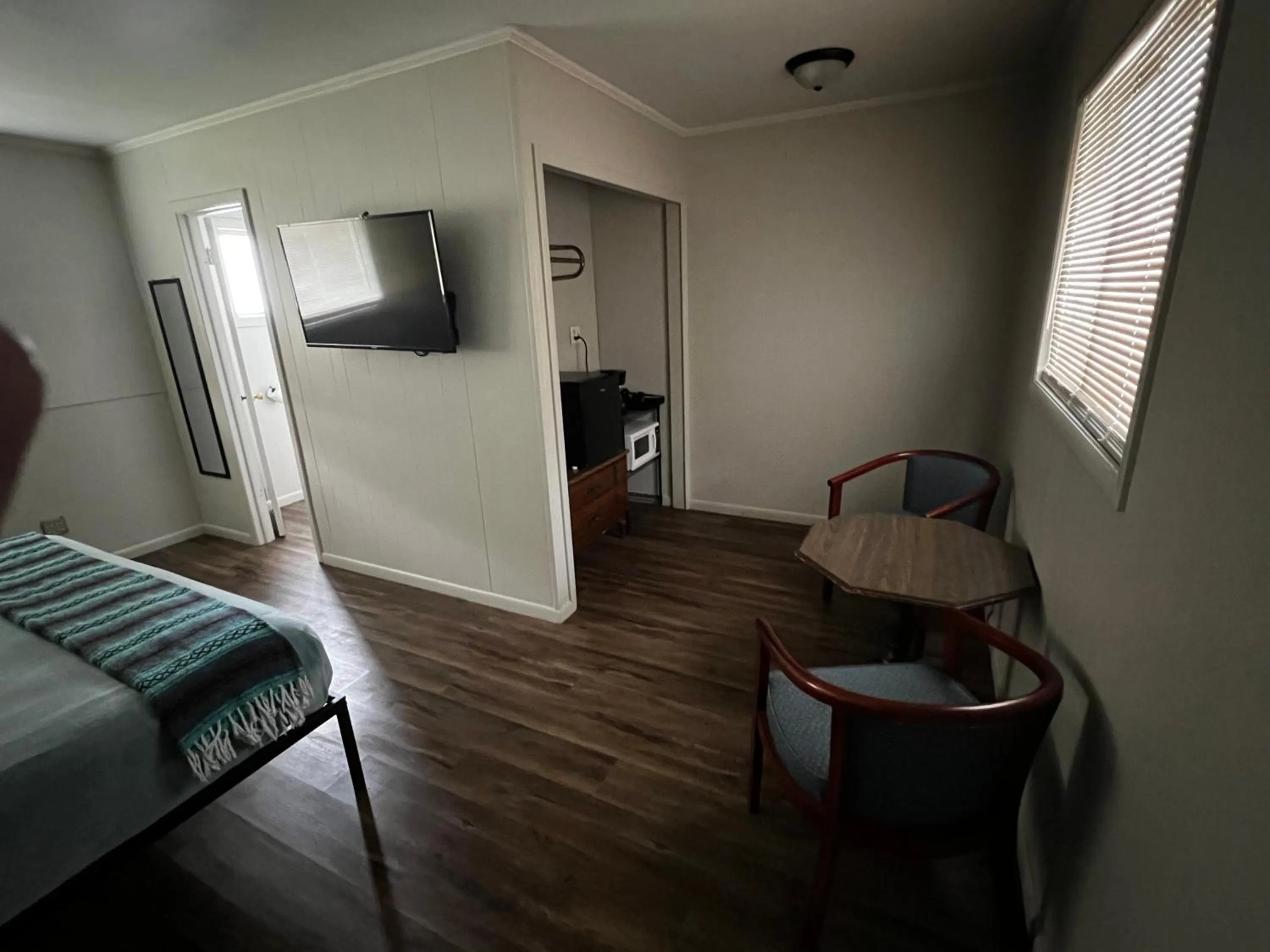 Seating area in The Cedar Motel