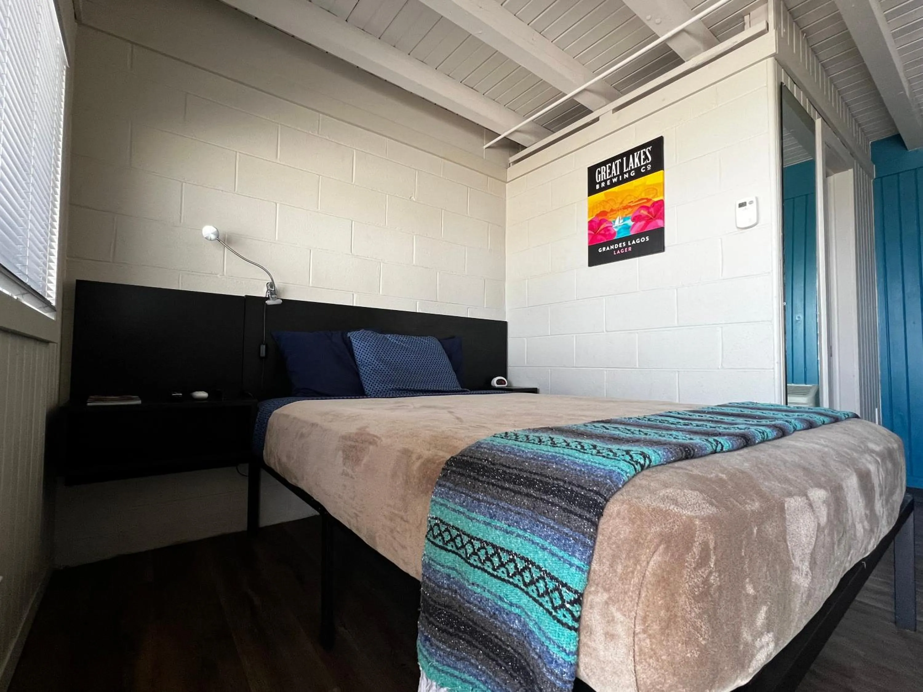 Bed in The Cedar Motel