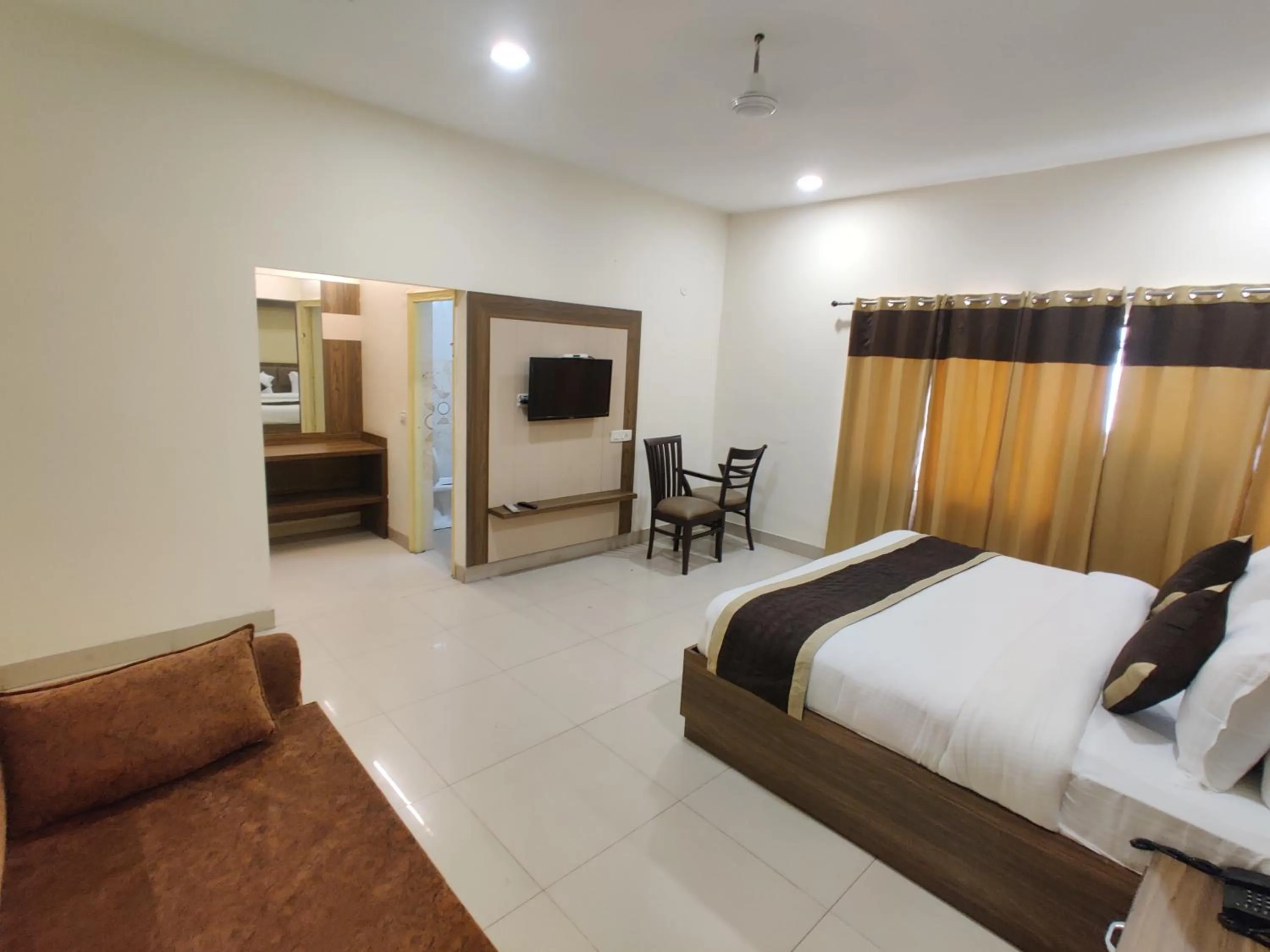 Photo of the whole room, Bed in Raj Darbar - 10 Meter From Golden Temple