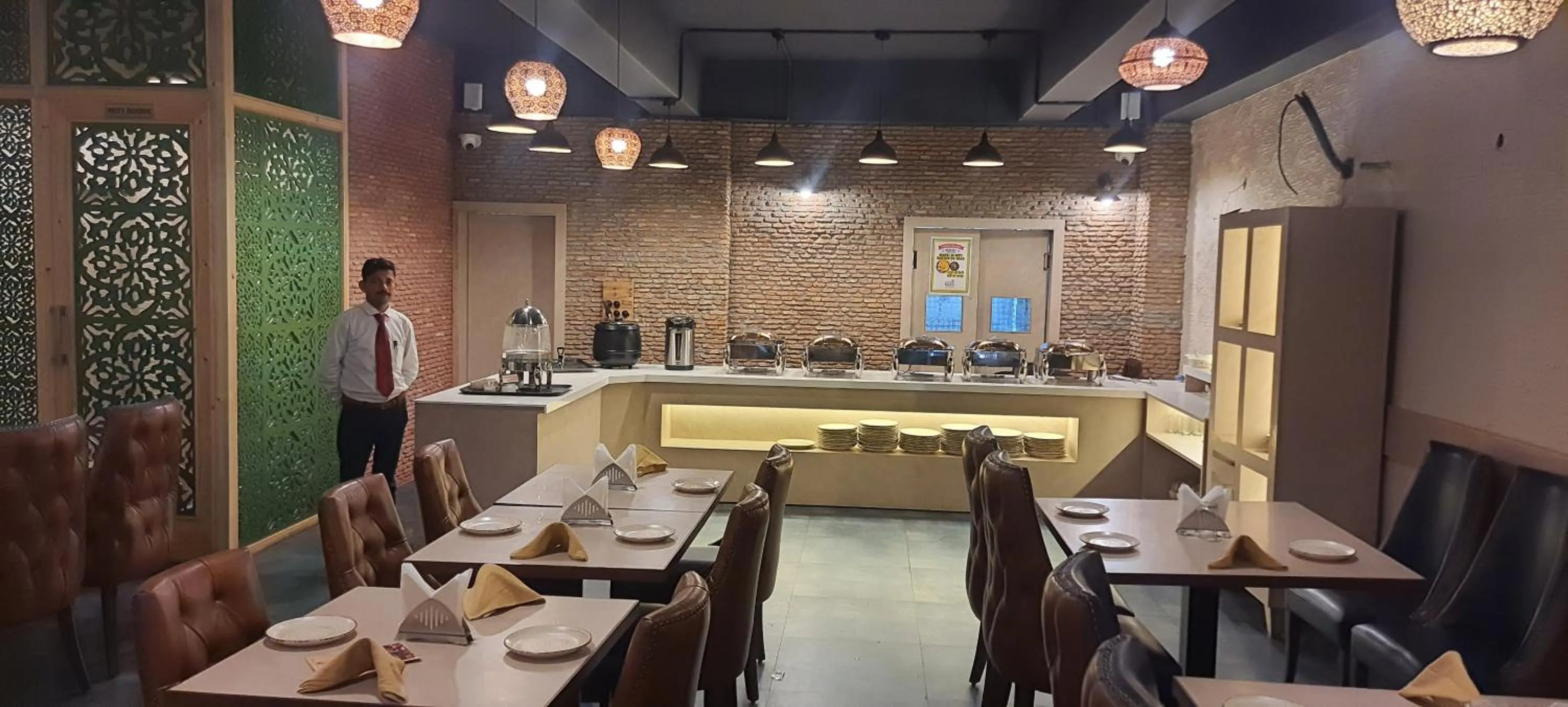 Restaurant/places to eat in Raj Darbar - 10 Meter From Golden Temple