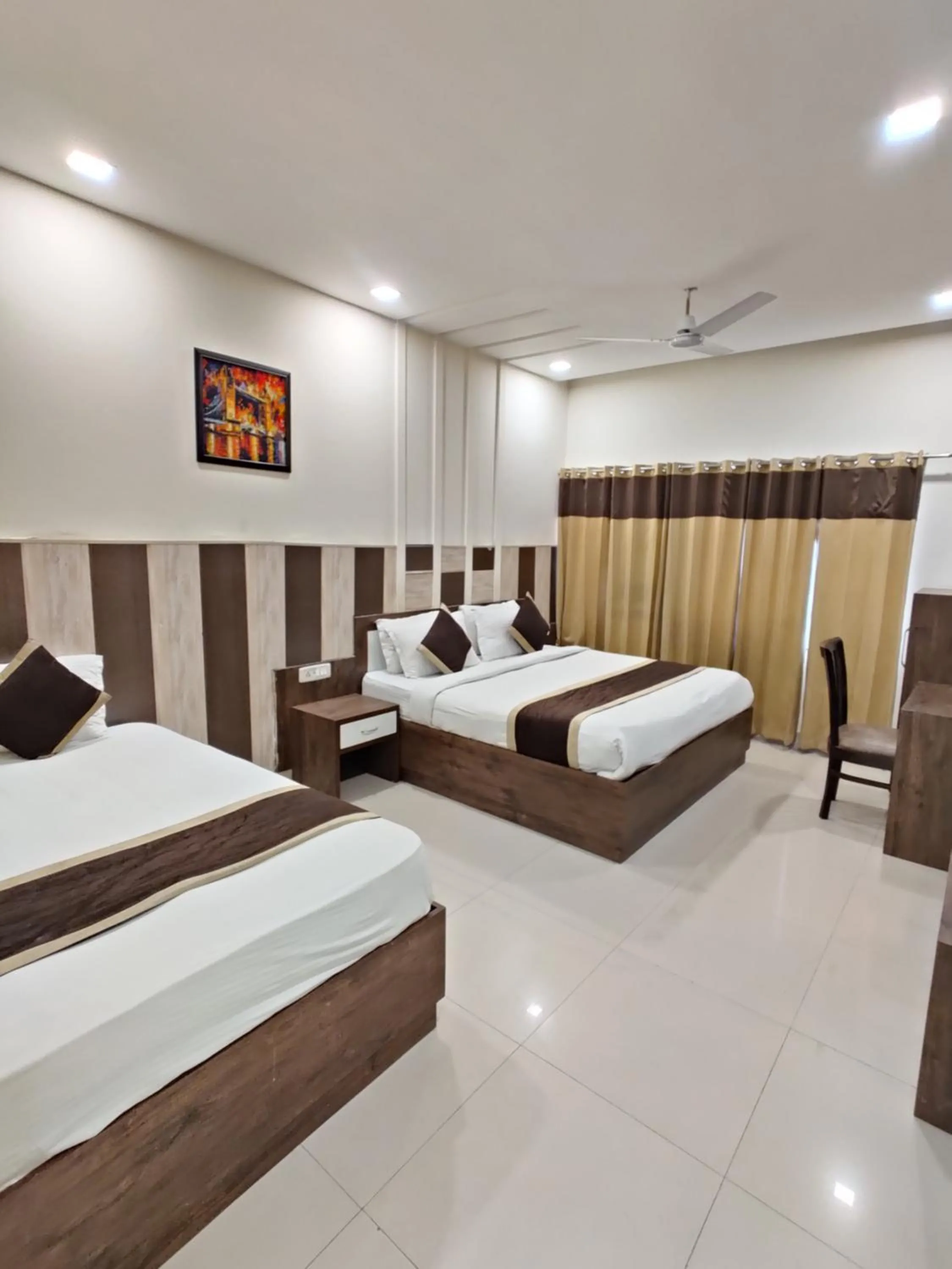 Bedroom, Bed in Raj Darbar - 10 Meter From Golden Temple