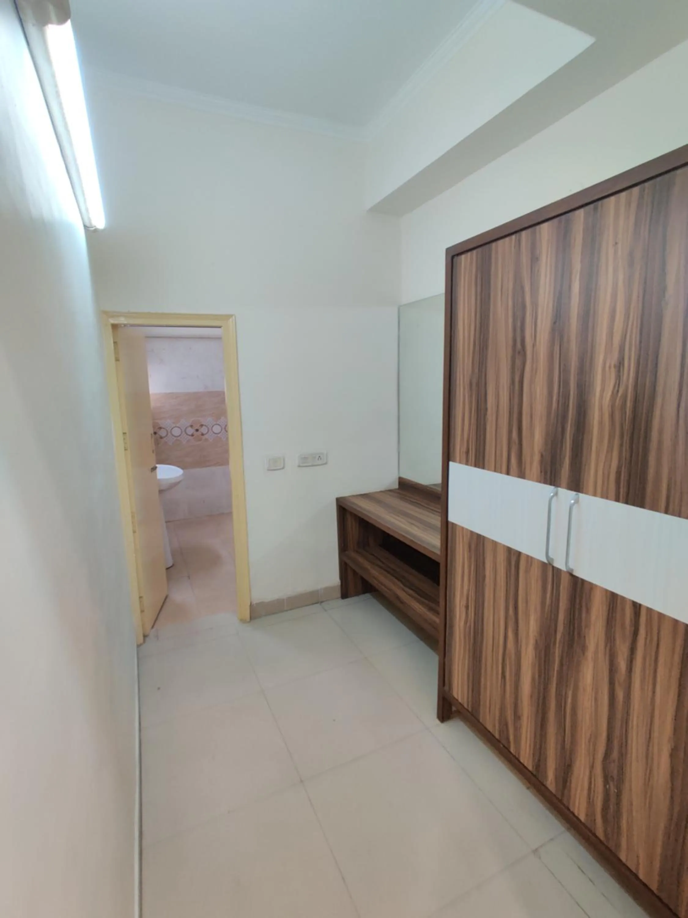 wardrobe, Bed in Raj Darbar - 10 Meter From Golden Temple