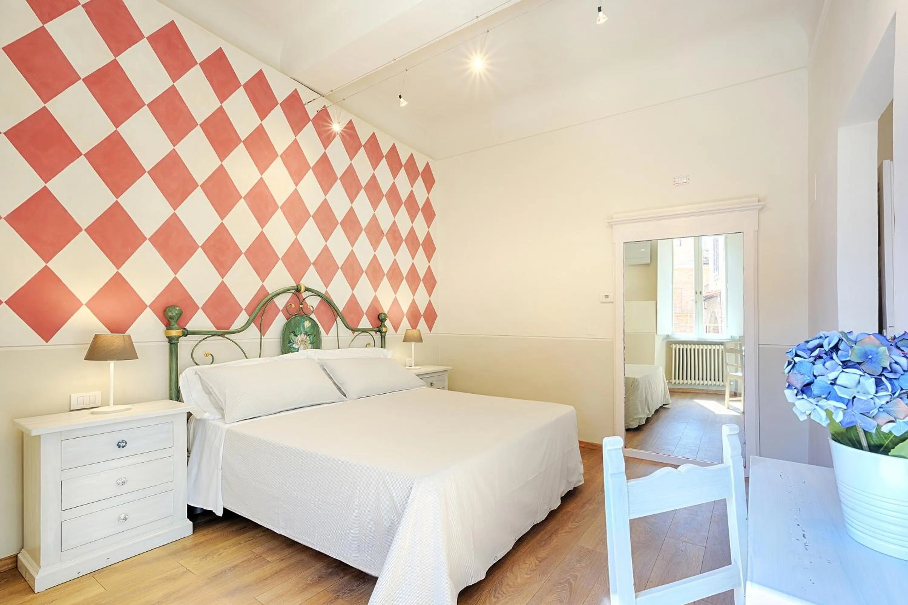 Decorative detail, Bed in I Merli di Ada