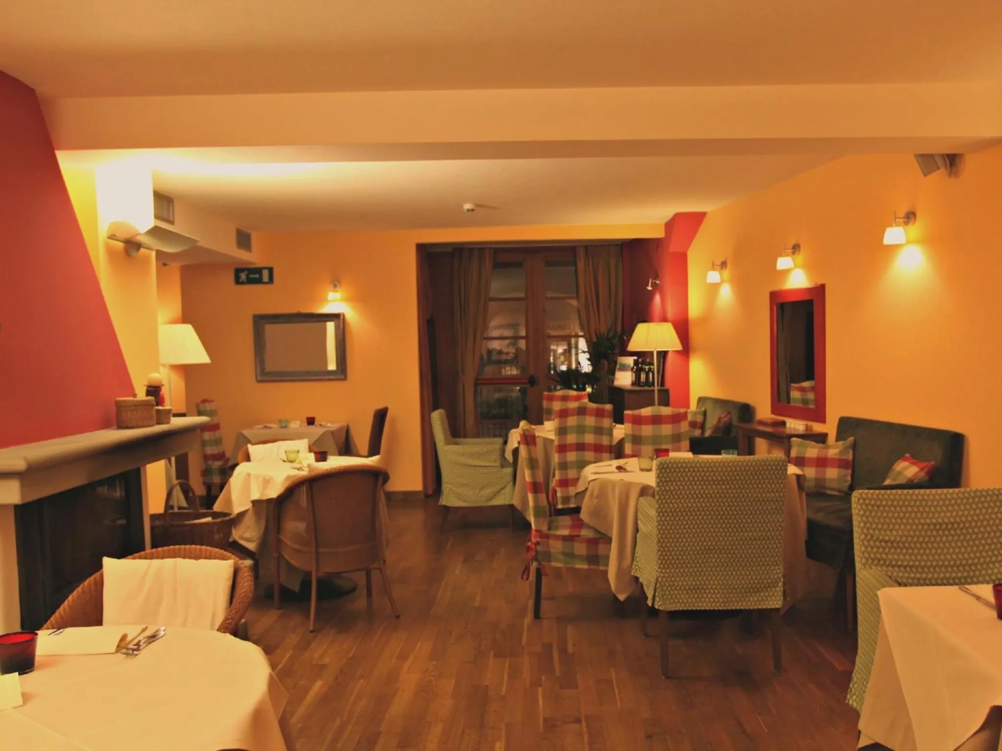 Restaurant/places to eat in Bijou Hotel